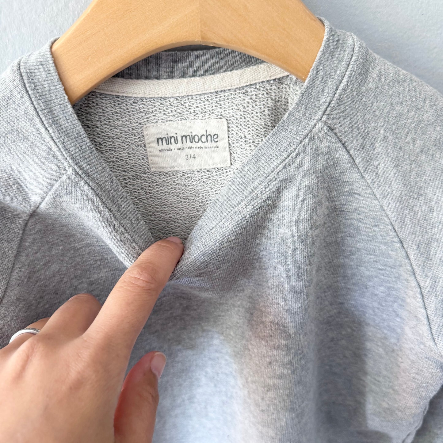 Mini mioche / Light grey sweatshirt / 3-4Y