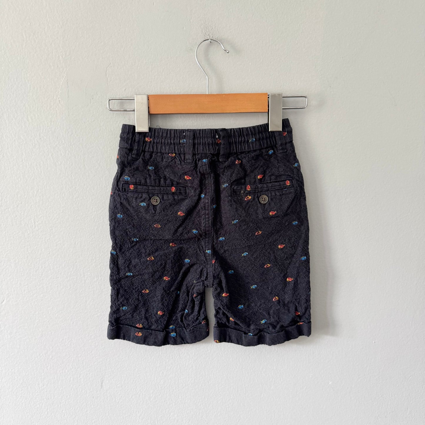 Urban Youth / Black x fish shorts / 7Y