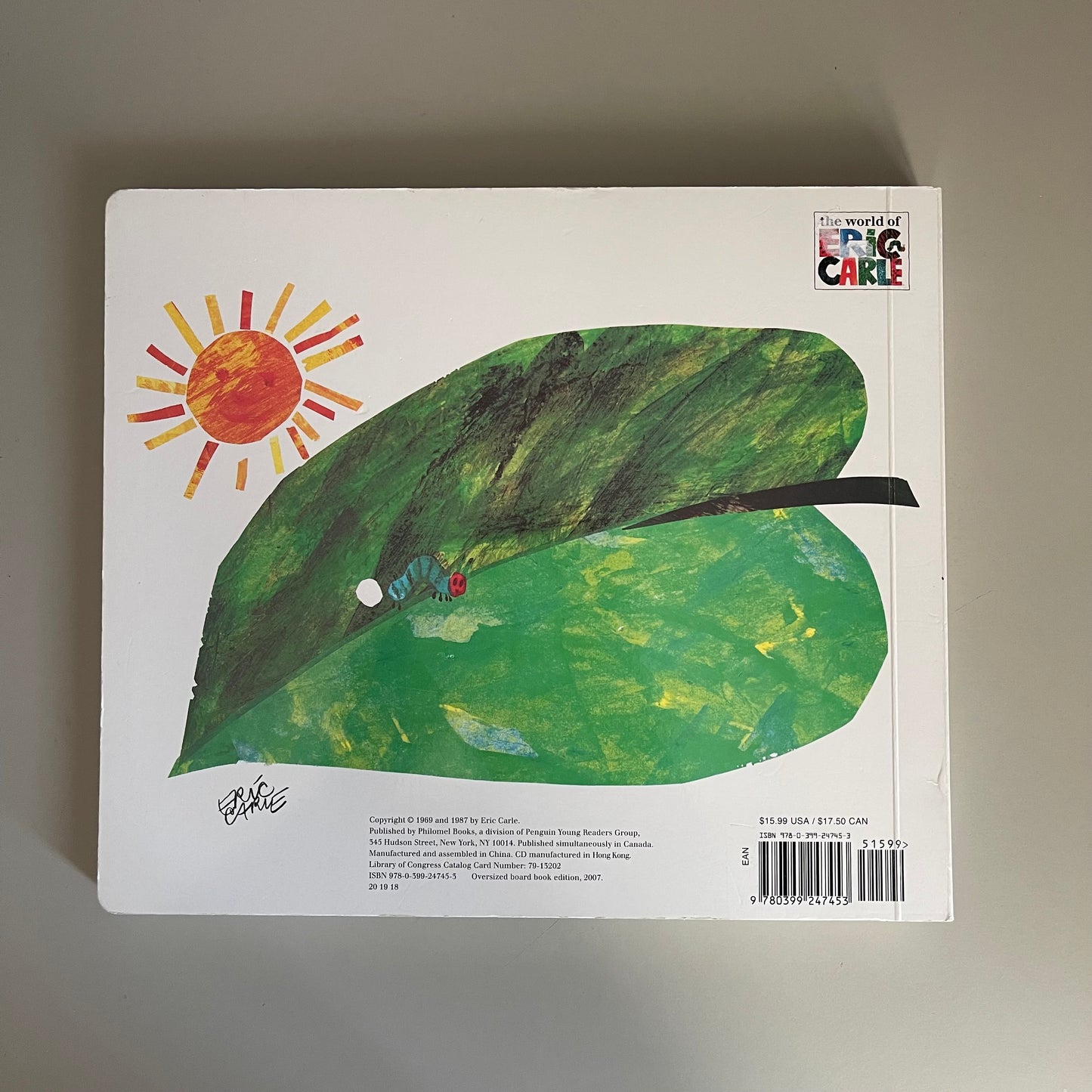 The Very Hungry Caterpillar (with CD) / Eric Carle