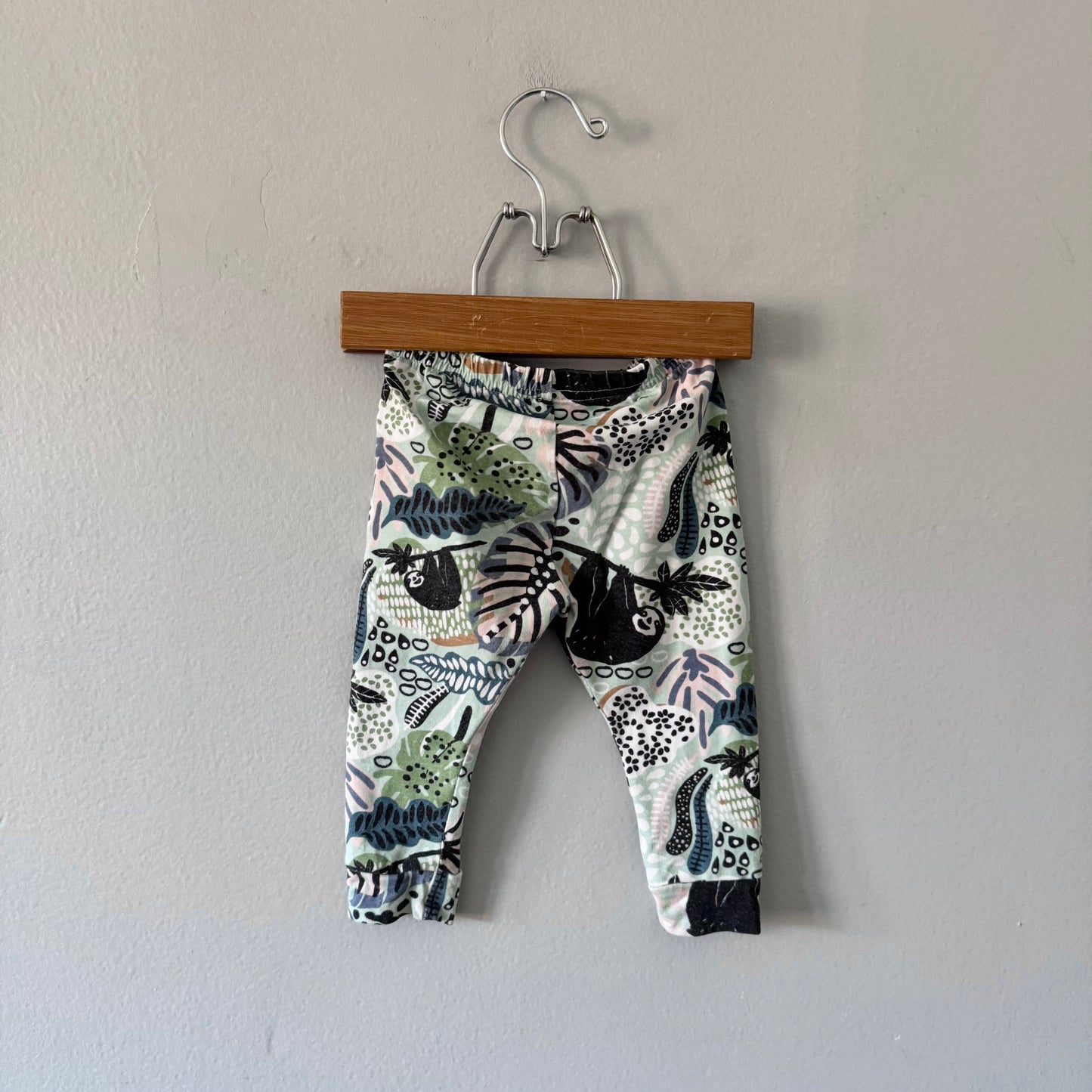 Little & lively / Exotic leaf and animal leggings / 6-9M