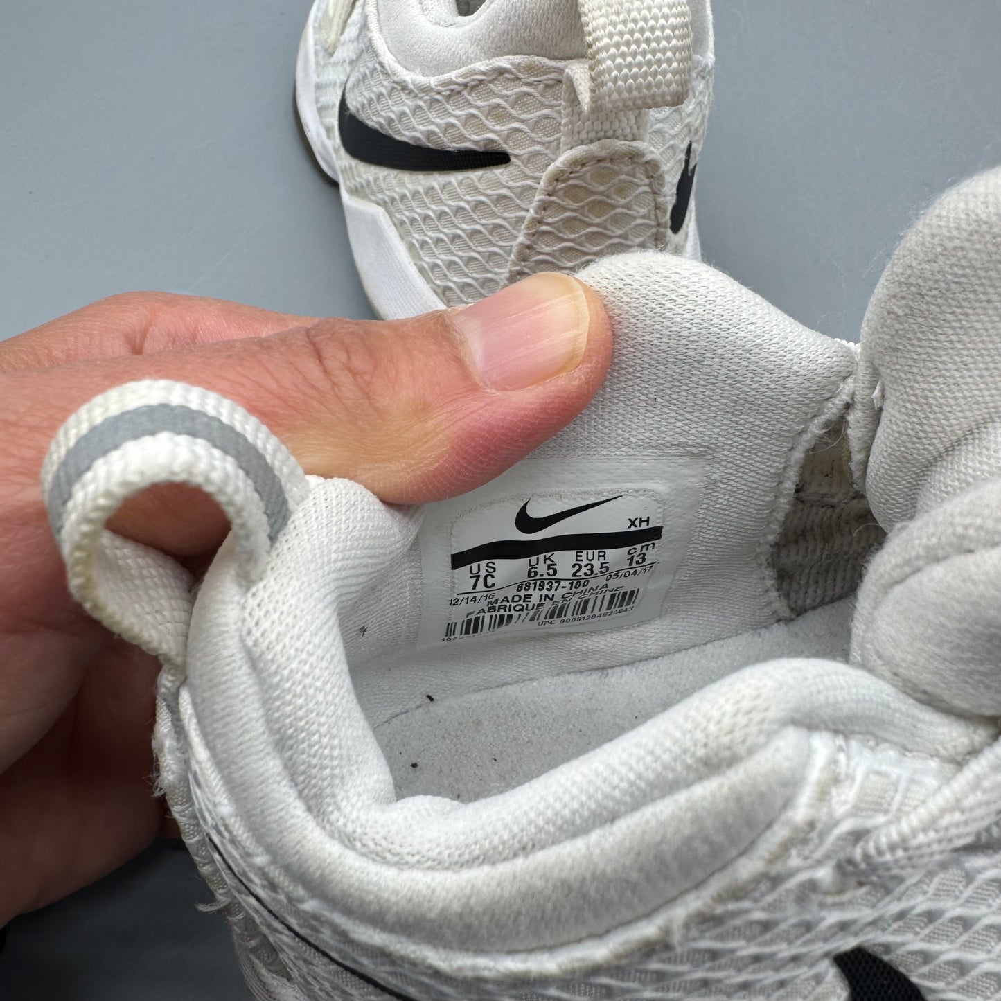 Nike / Running Shoes / US7