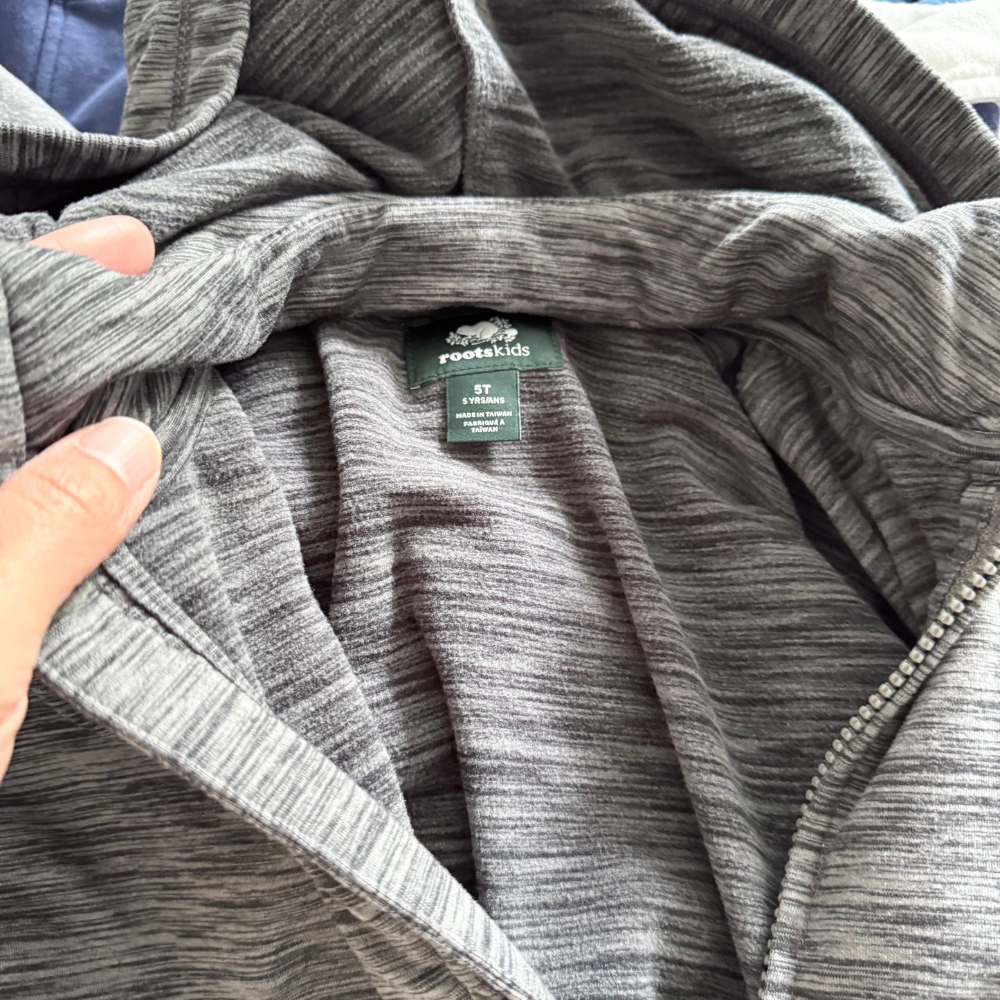 Roots / Sweat à capuche zippé gris actif / 5T
