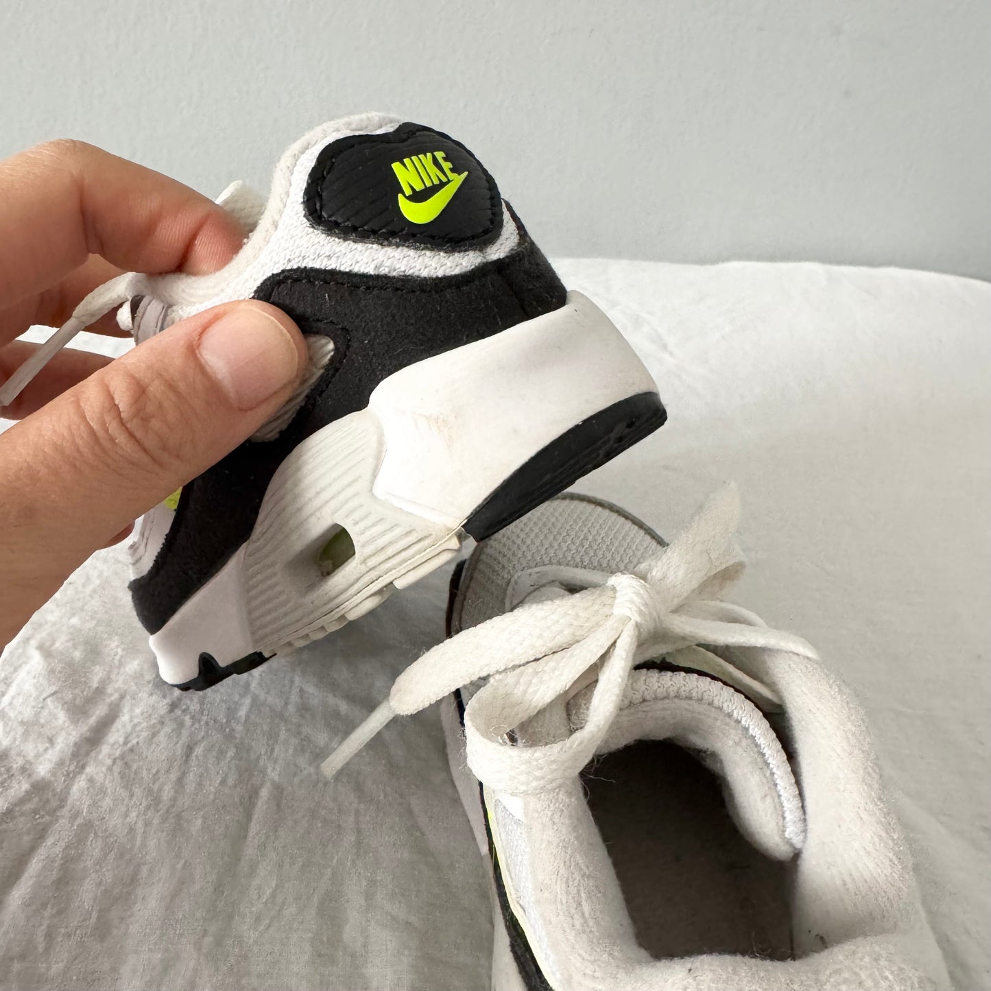 Nike / Air Max / Running Shoes / US6