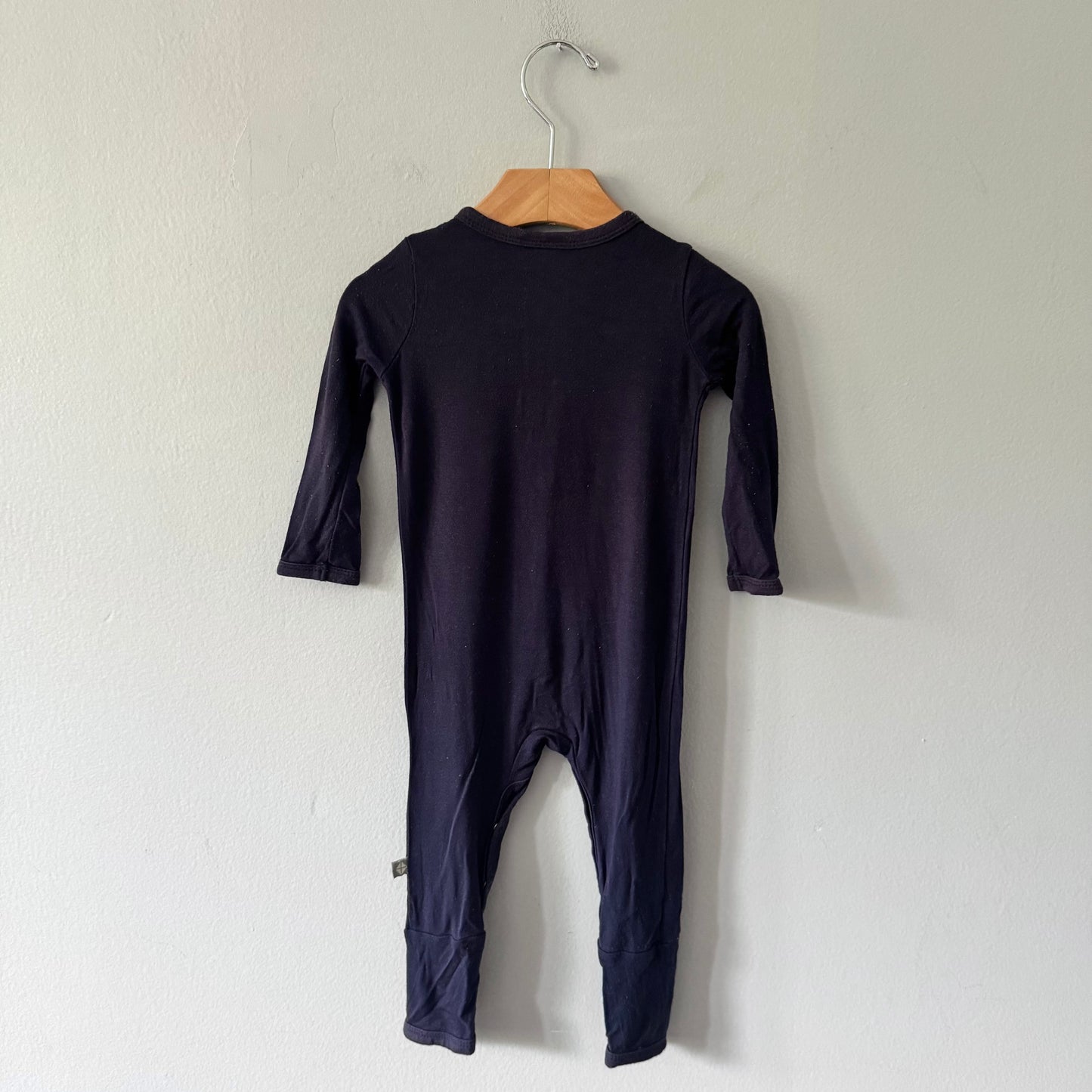 Kyte / Navy romper / 6-12M