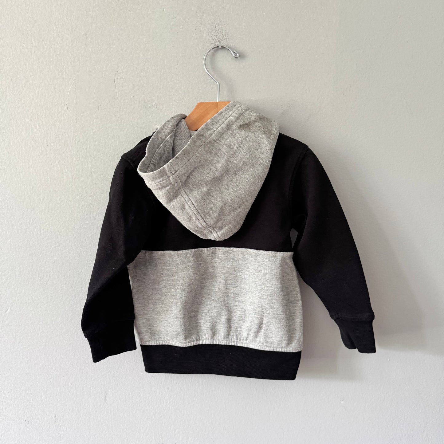 Roots / Black x light grey zip up hoodie / 2T