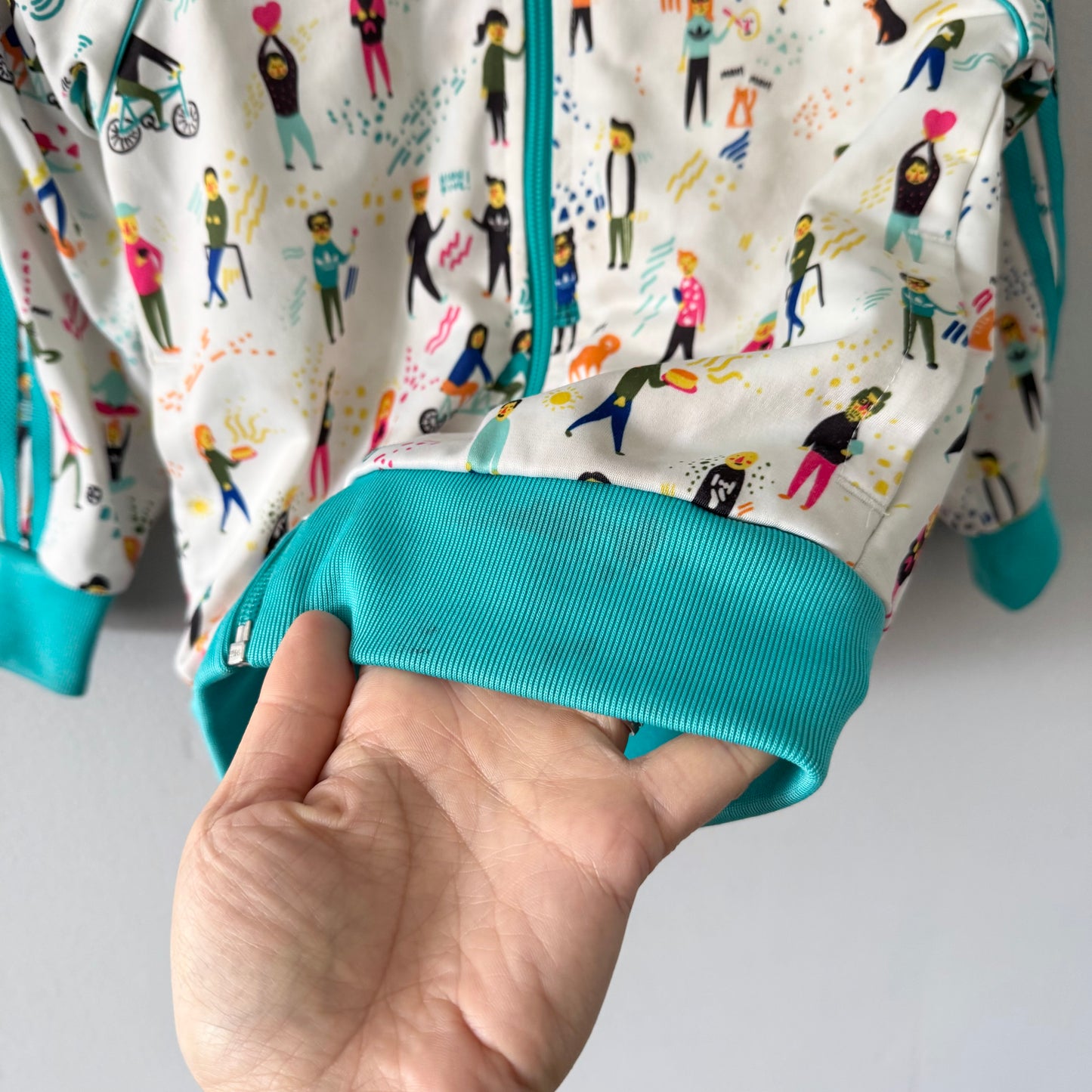 Adidas / White x pattern track suit top / 3-4Y