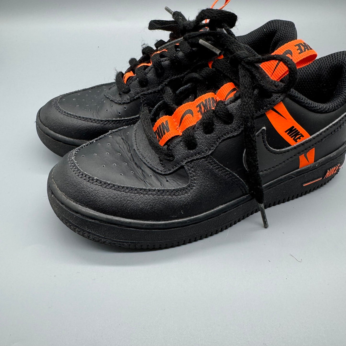 Nike / Running Shoes / J1