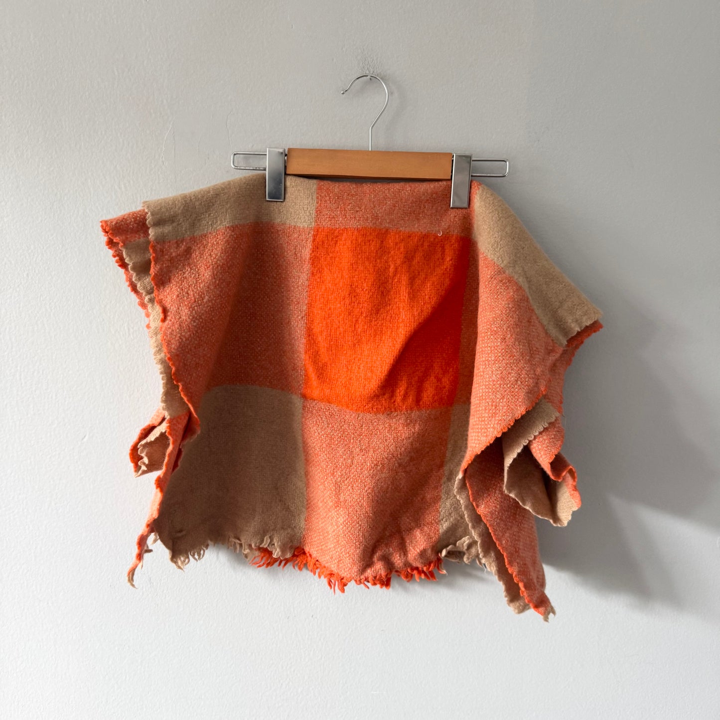 COS / Beige x orange wool scarf / One size
