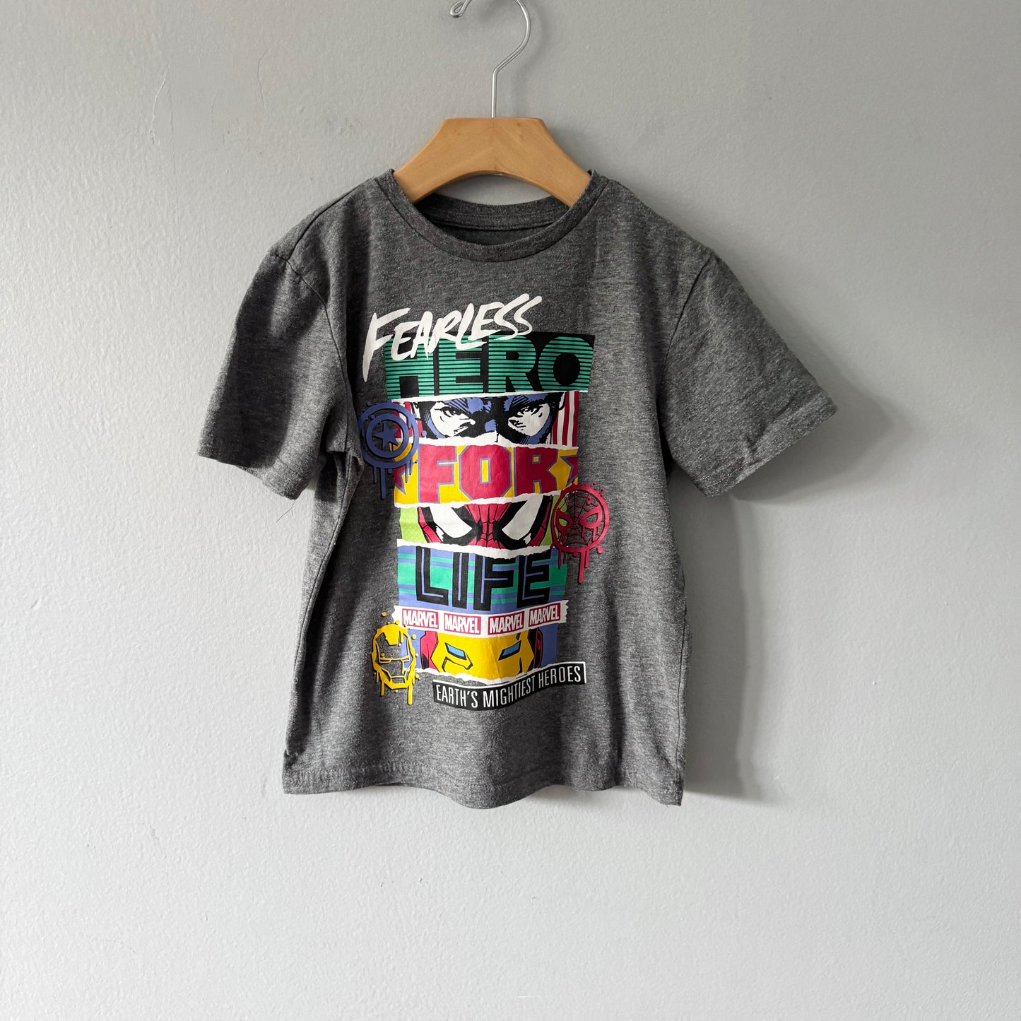 Marvel / Dark grey T-shirt / 4-5T