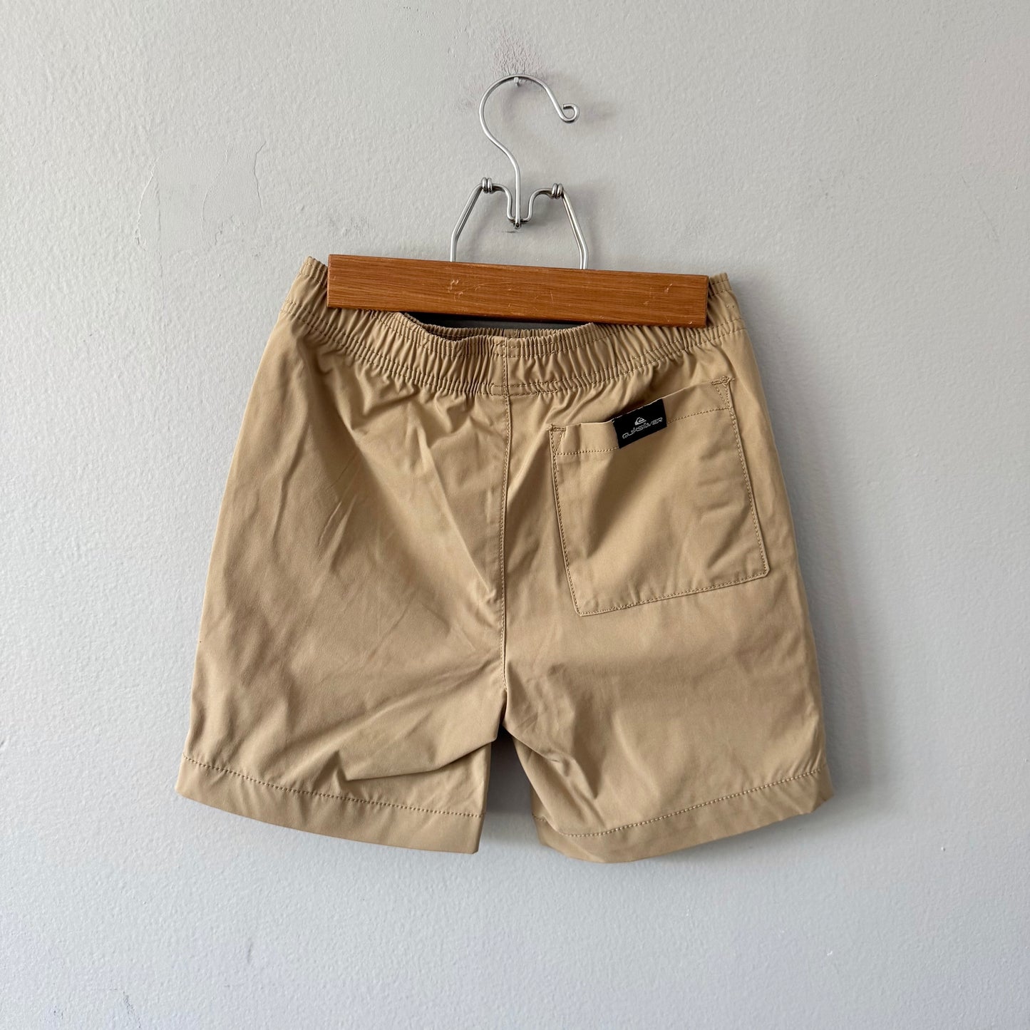 Quick Silver / Beige active chino shorts / 6Y