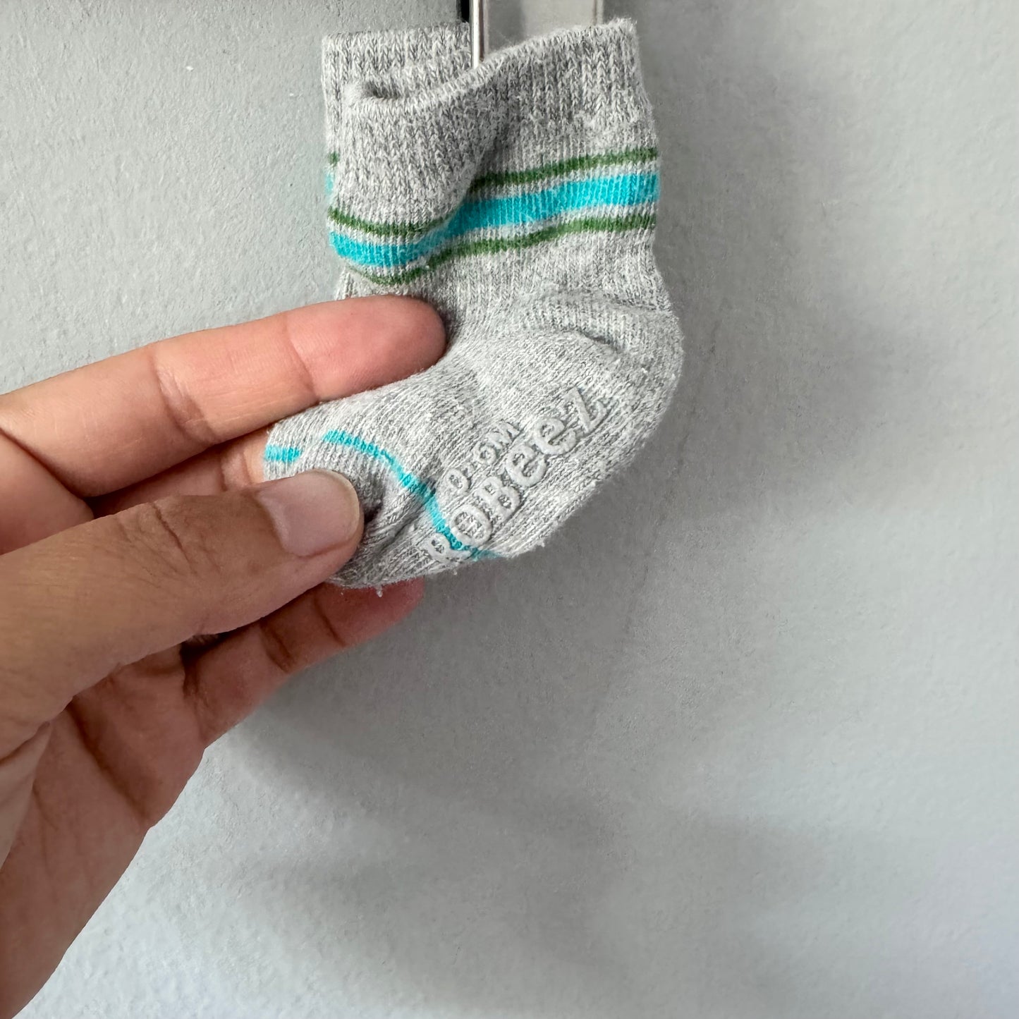 Robeez / 2 pairs of socks / 0-6M