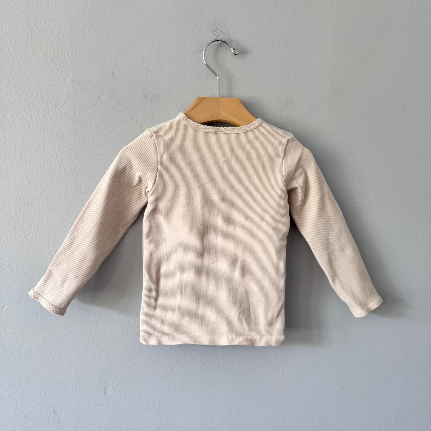 H&M / Ivory ribbed long sleeve / 18-24M