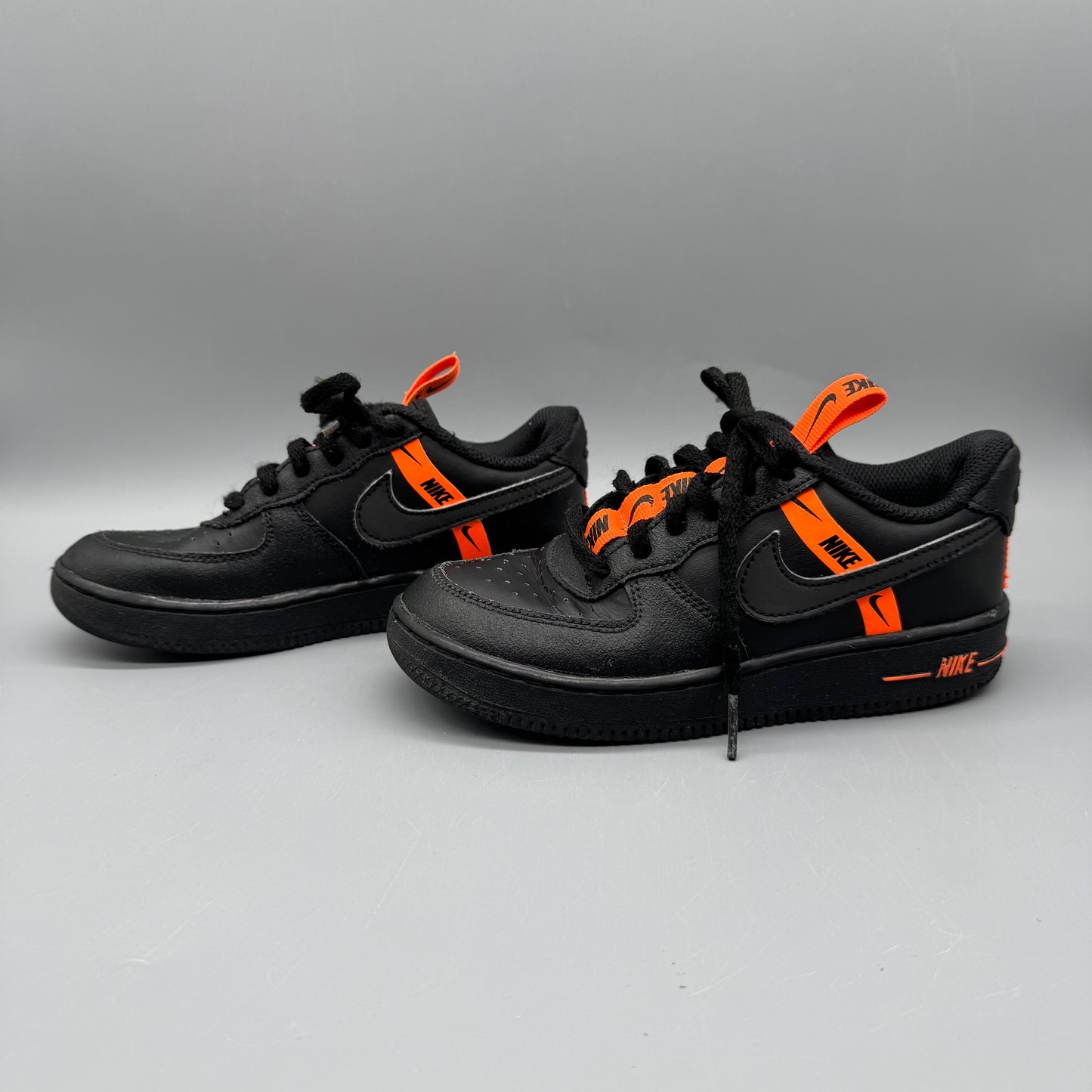 Nike / Running Shoes / J1