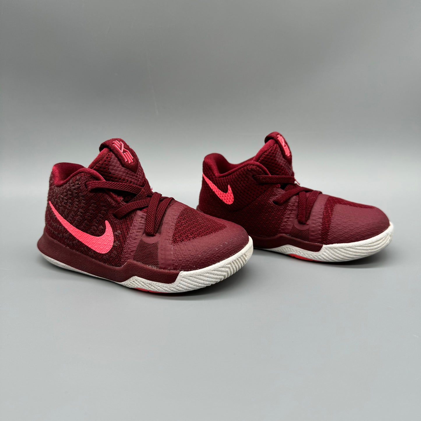 Nike / Kyrie / Runner / US6