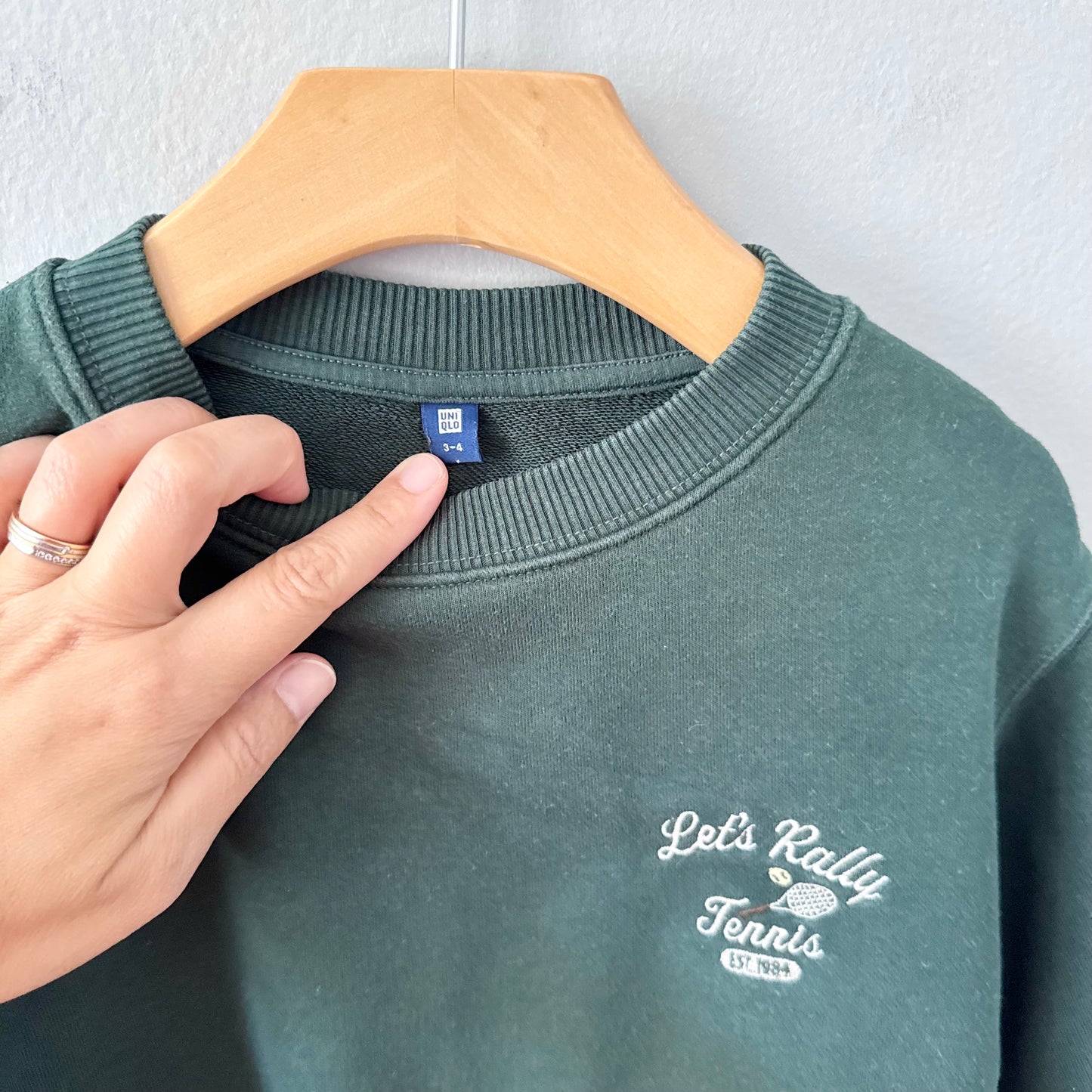 Uniqlo / Dark green sweatshirt / 3-4Y