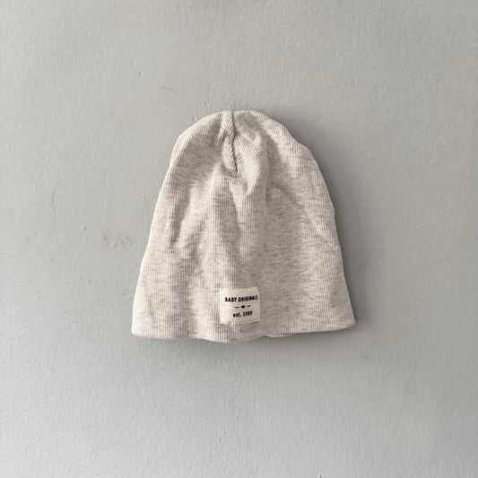 H&M / Light grey ribbed beanie / 6-12M