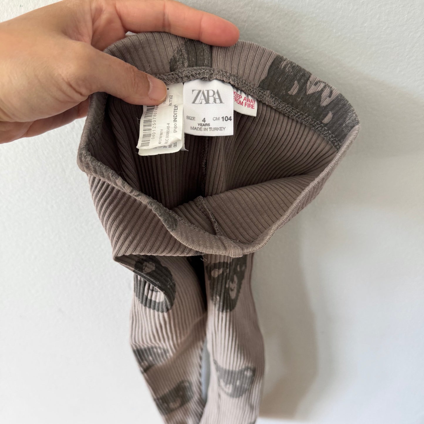 Zara / Grey x bear ribbed leggings / 4Y