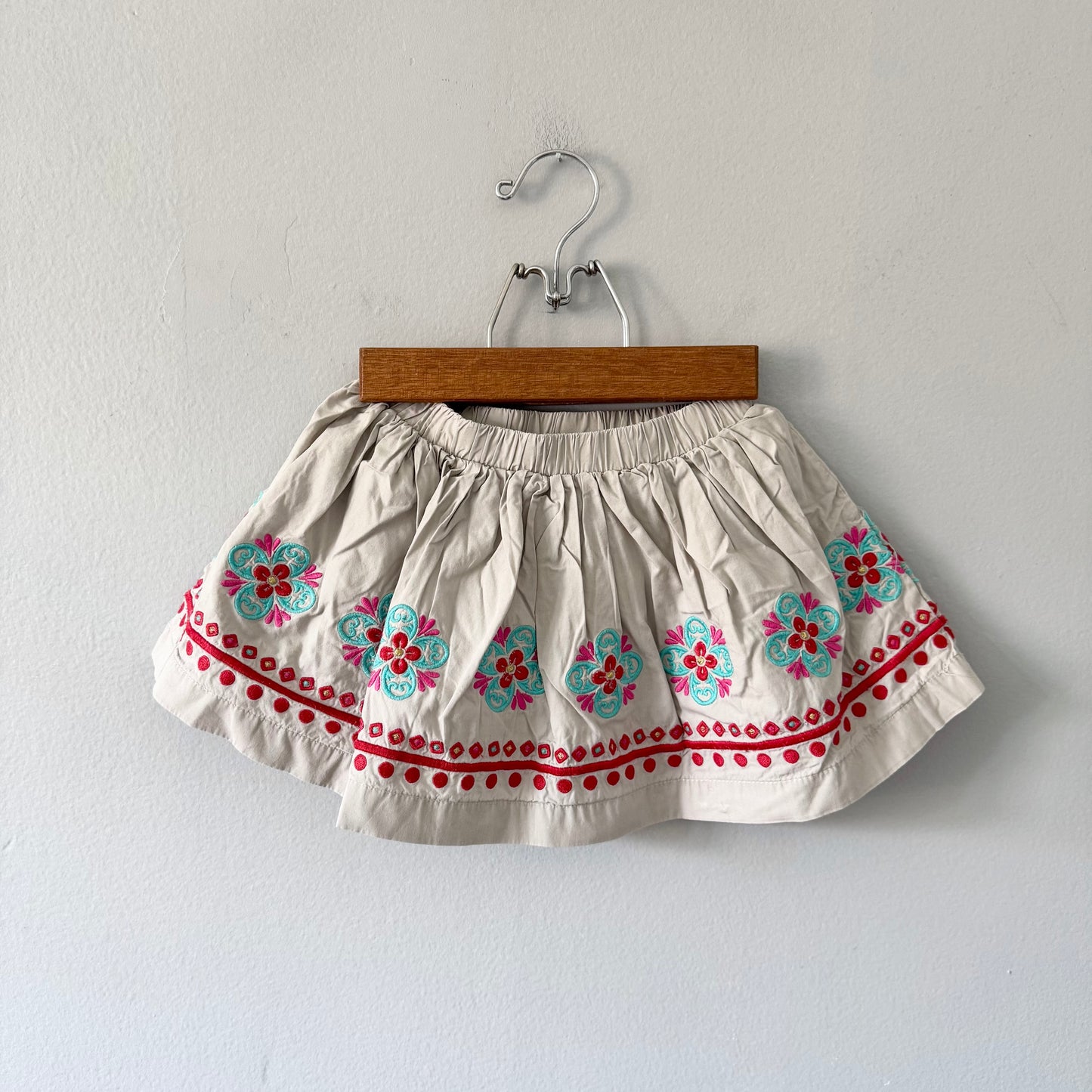 Disney Store / Beige skirt / 4T