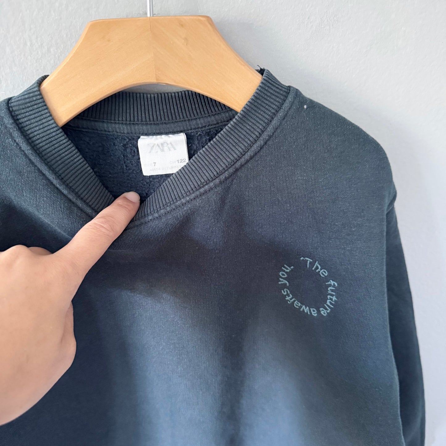 Zara / Dark green sweatshirt / 7Y