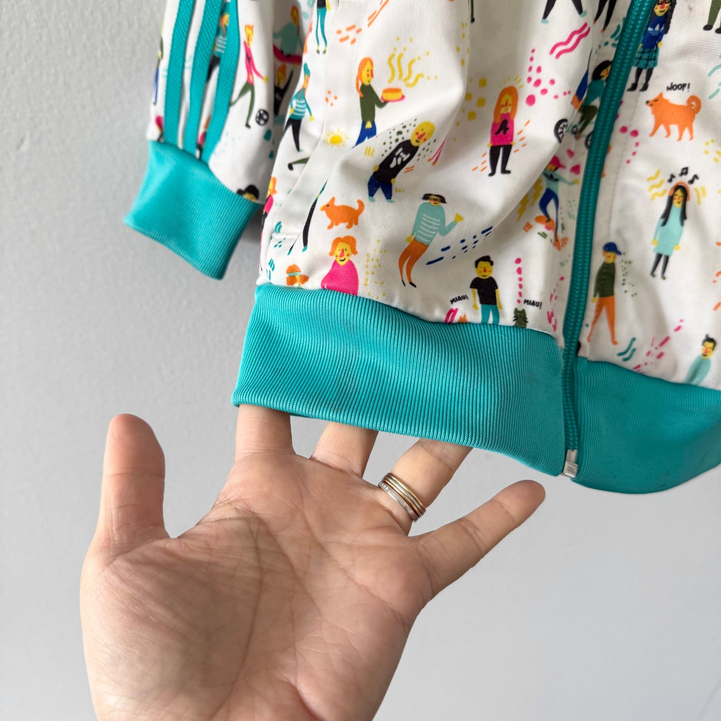 Adidas / White x pattern track suit top / 3-4Y