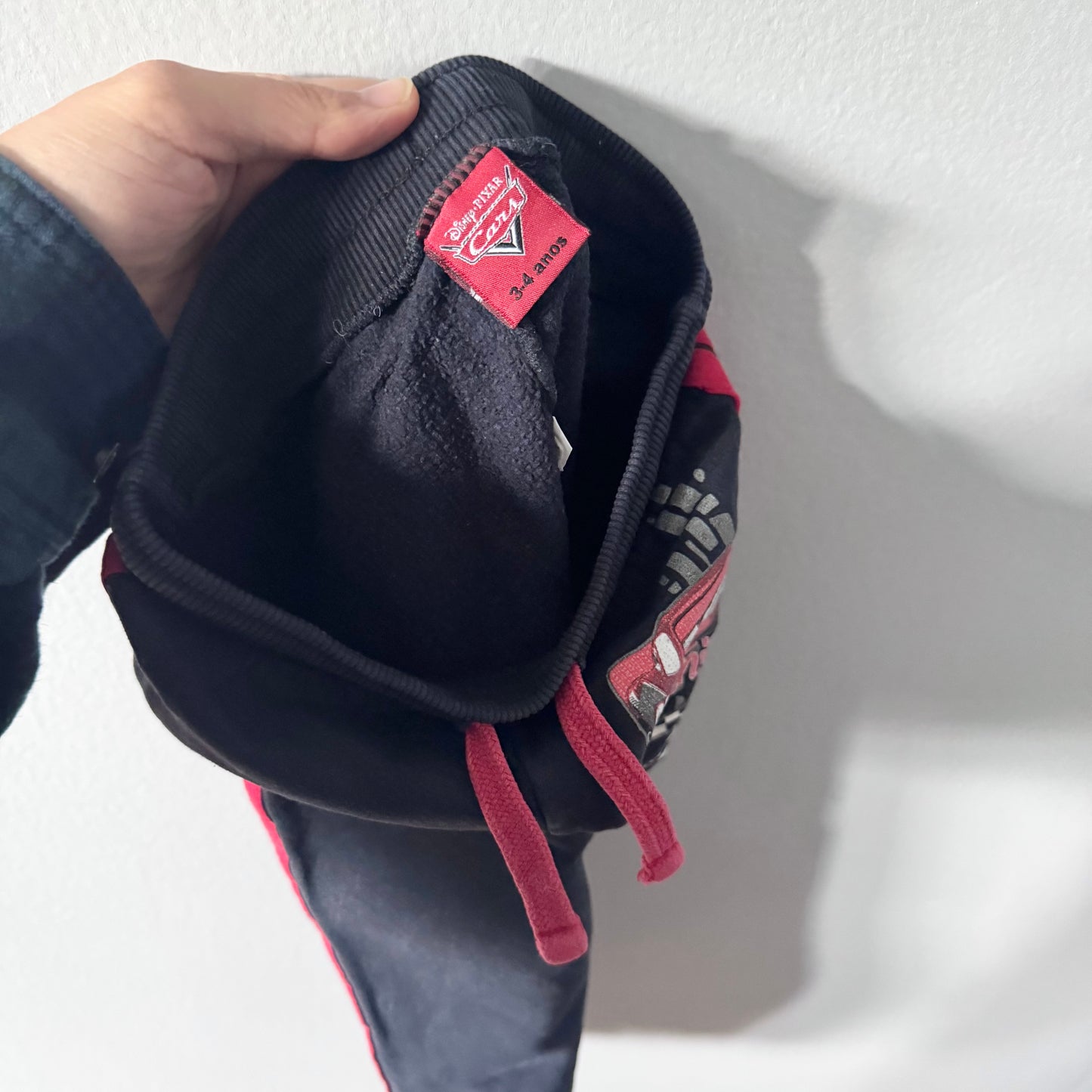 Disney / Cars	Black x red sweatpants / 3-4Y