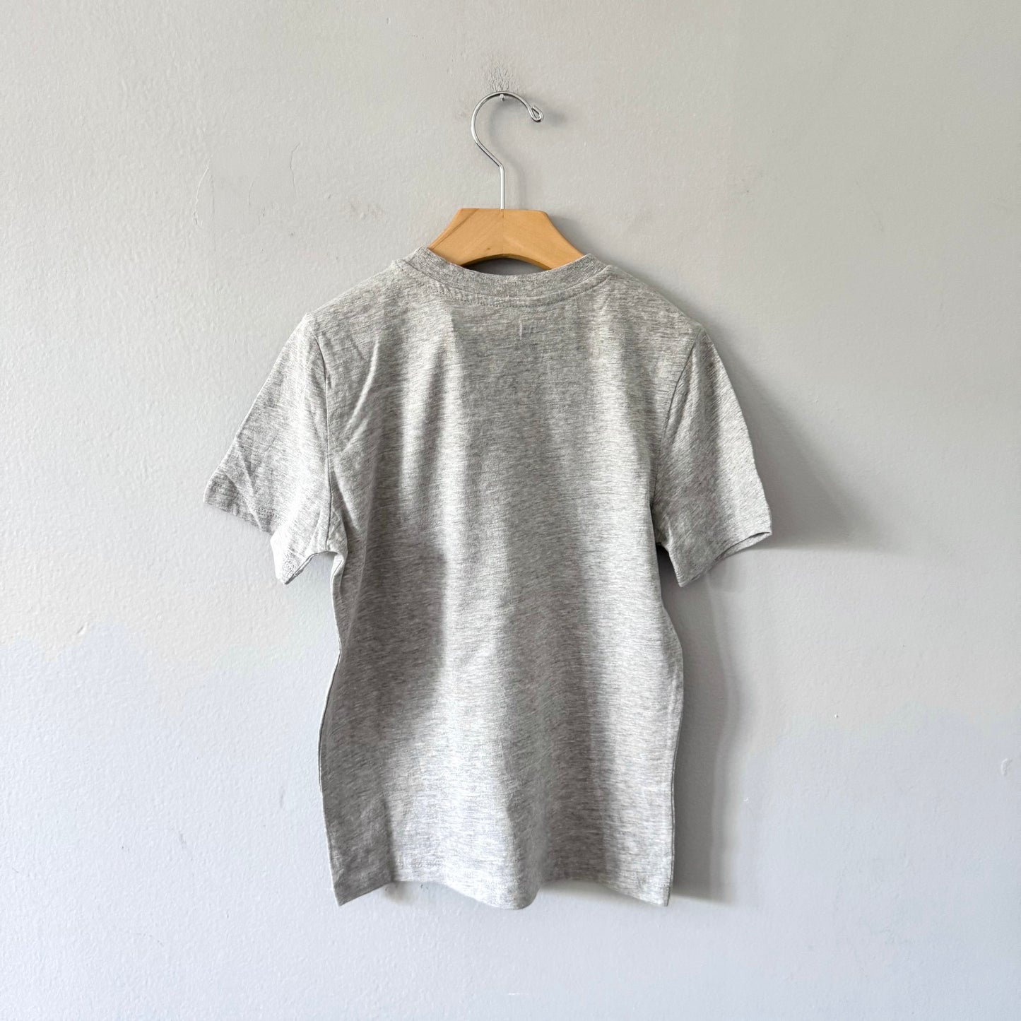Looney Tunes / Light grey T-shirt / 6Y - New with tag