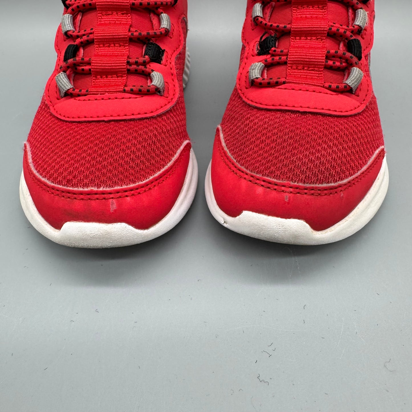 Sketchers / Running Shoes / US12