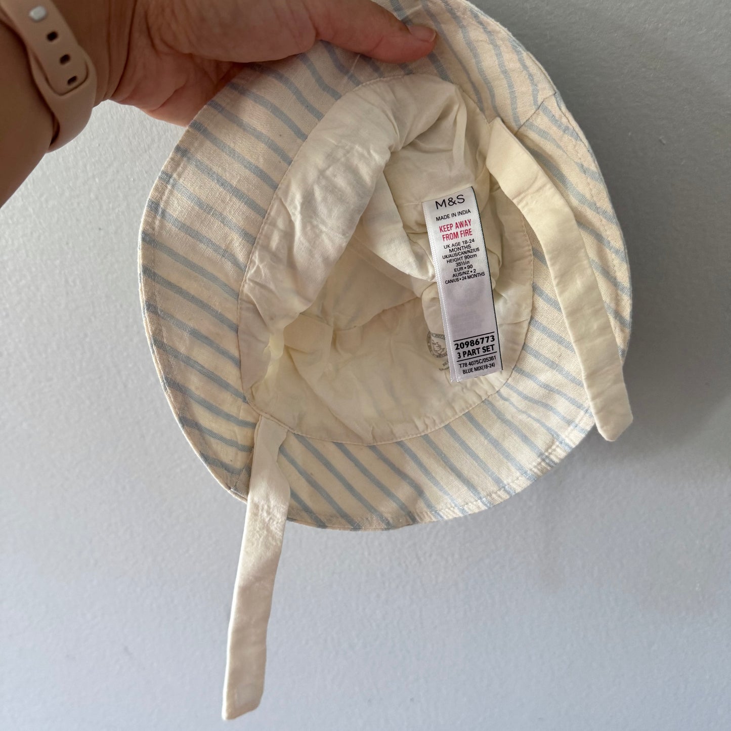 M&S / Peter Rabbit stripe backet hat / 18-24M