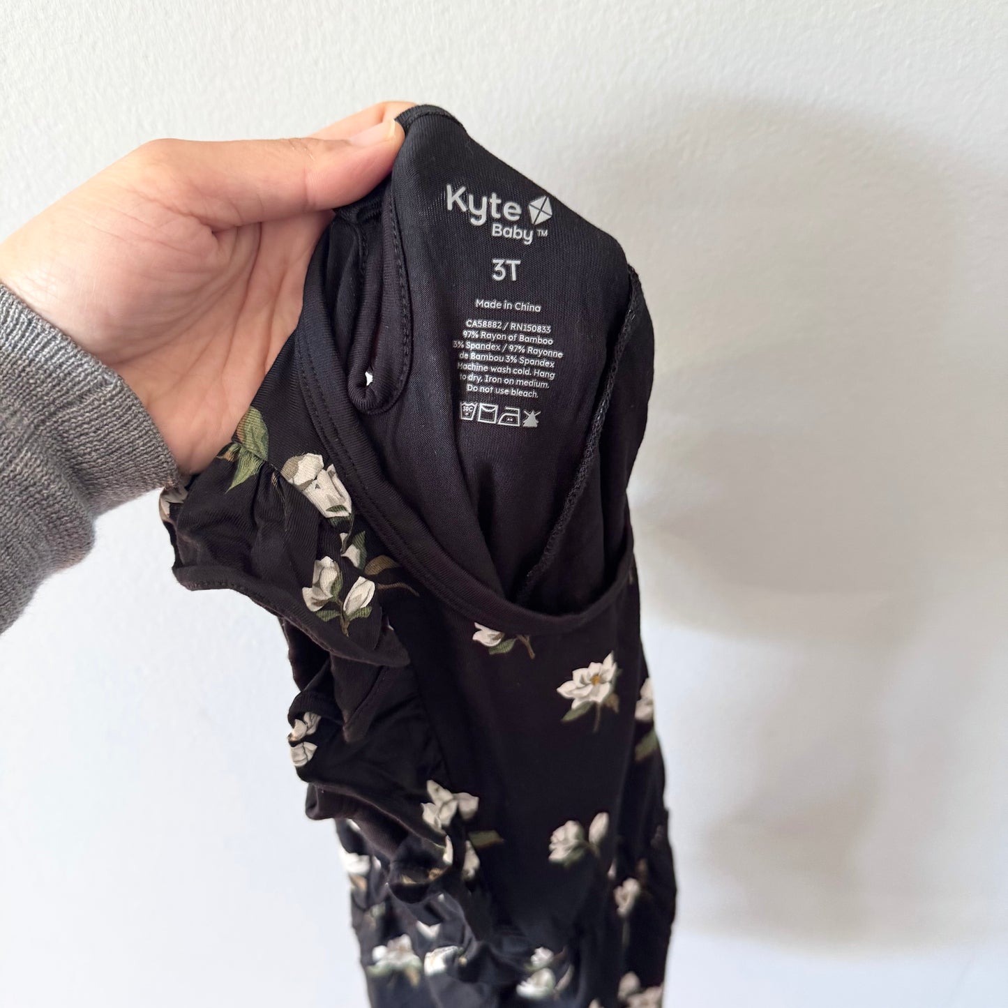 Kyte / Black x flower ruffle romper with headband / 3T