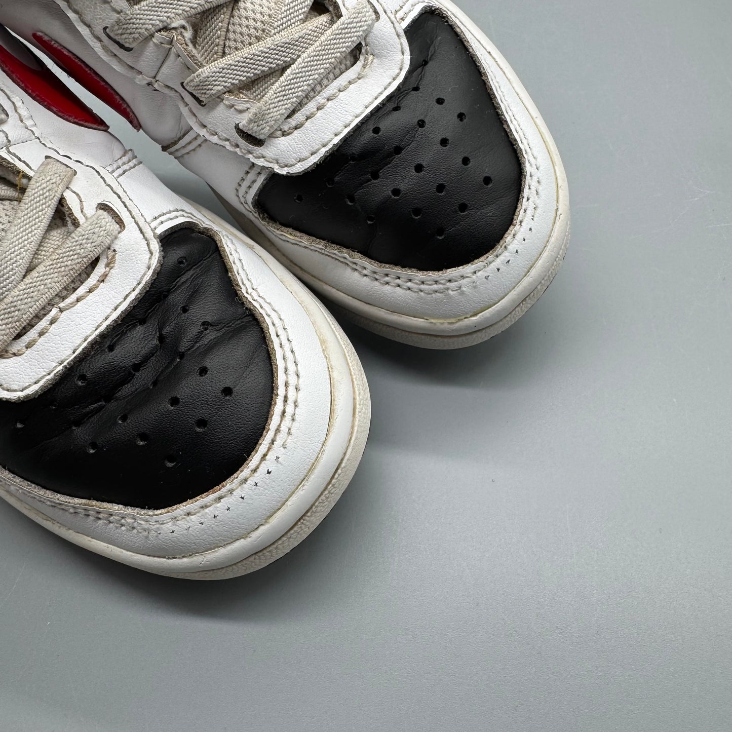 Nike / Running Shoes / US11