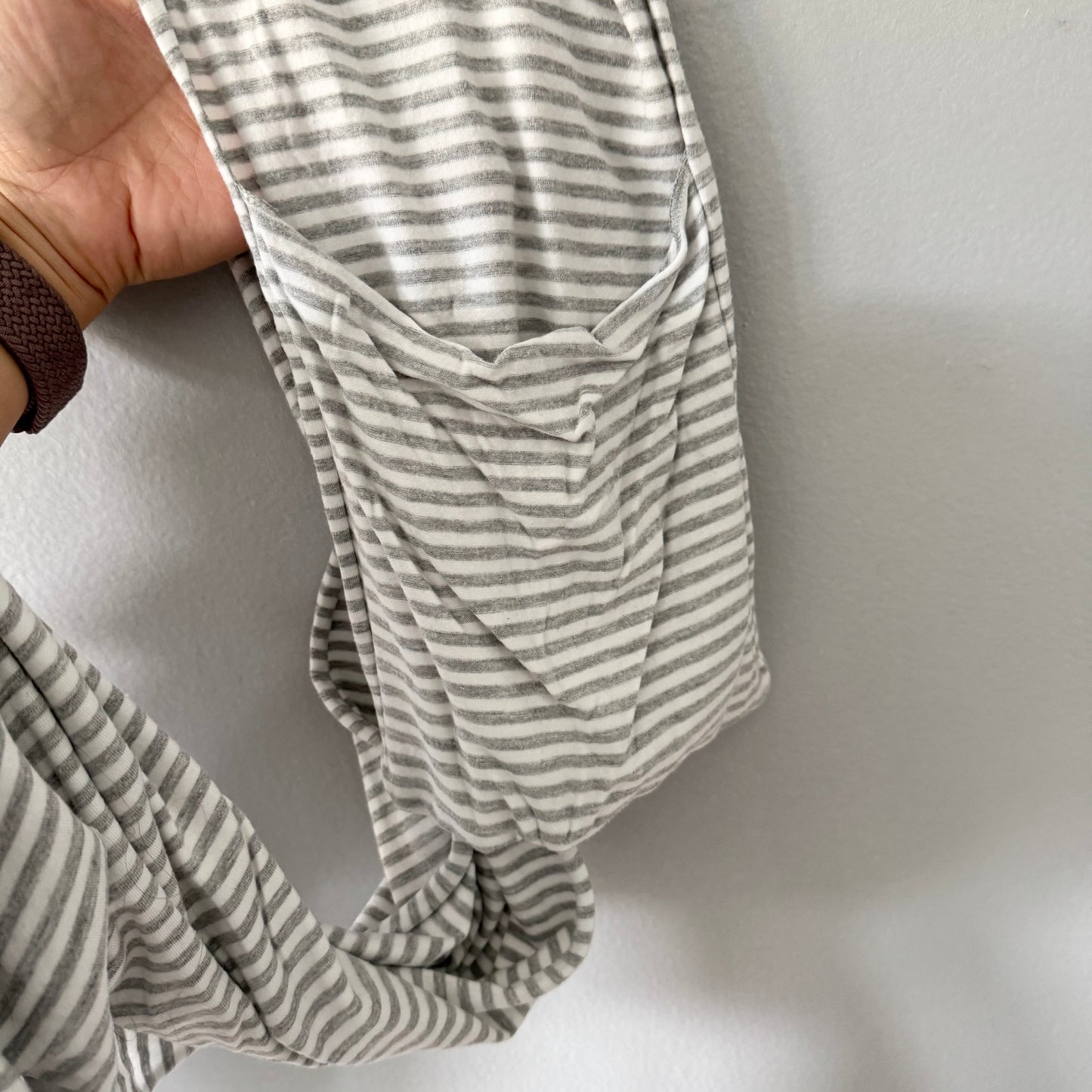 Beluga Baby / Baby wraps - White x light grey stripe