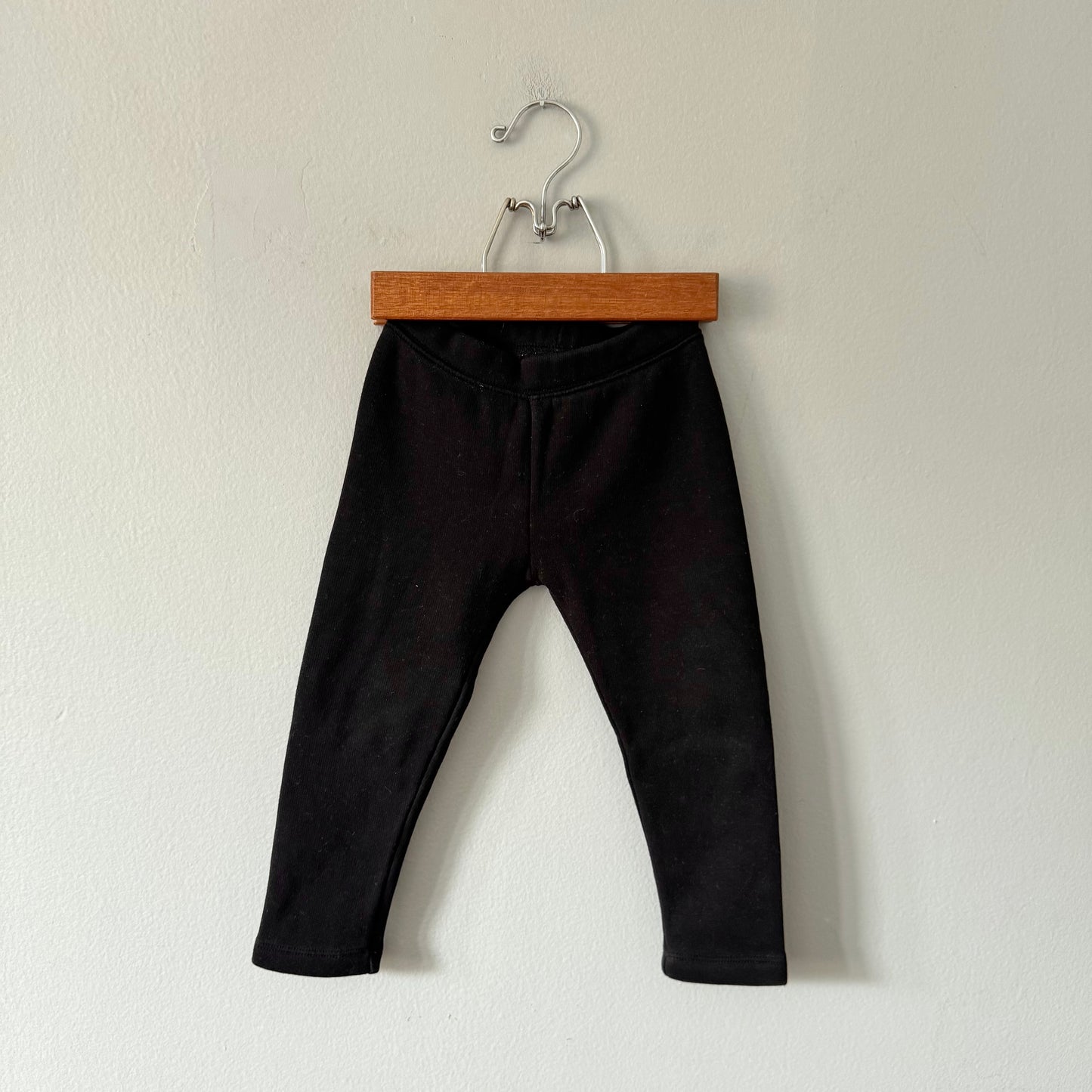 Gap / Black lined leggings / 2Y