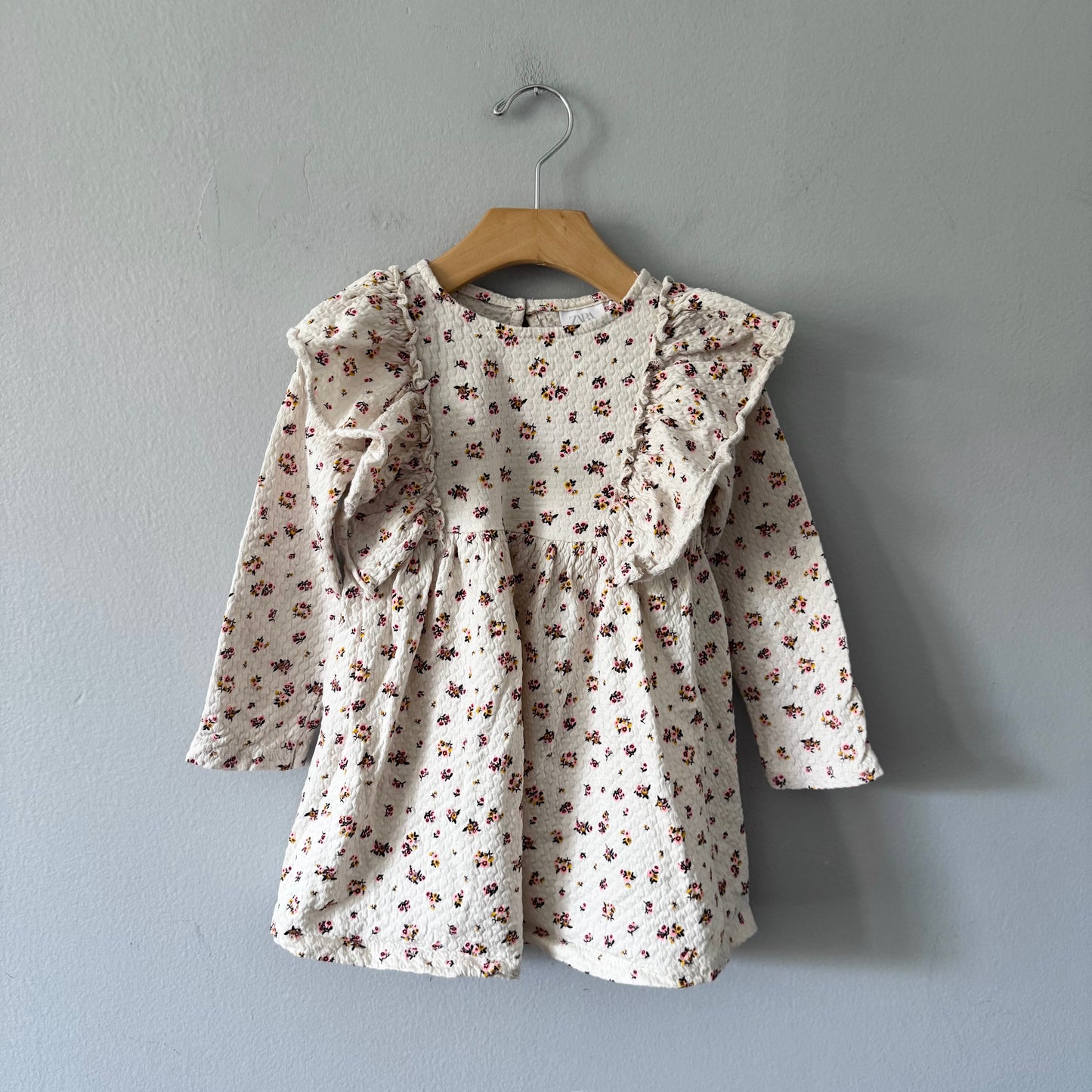 Zara / White x floral ruffle dress / 3-4Y