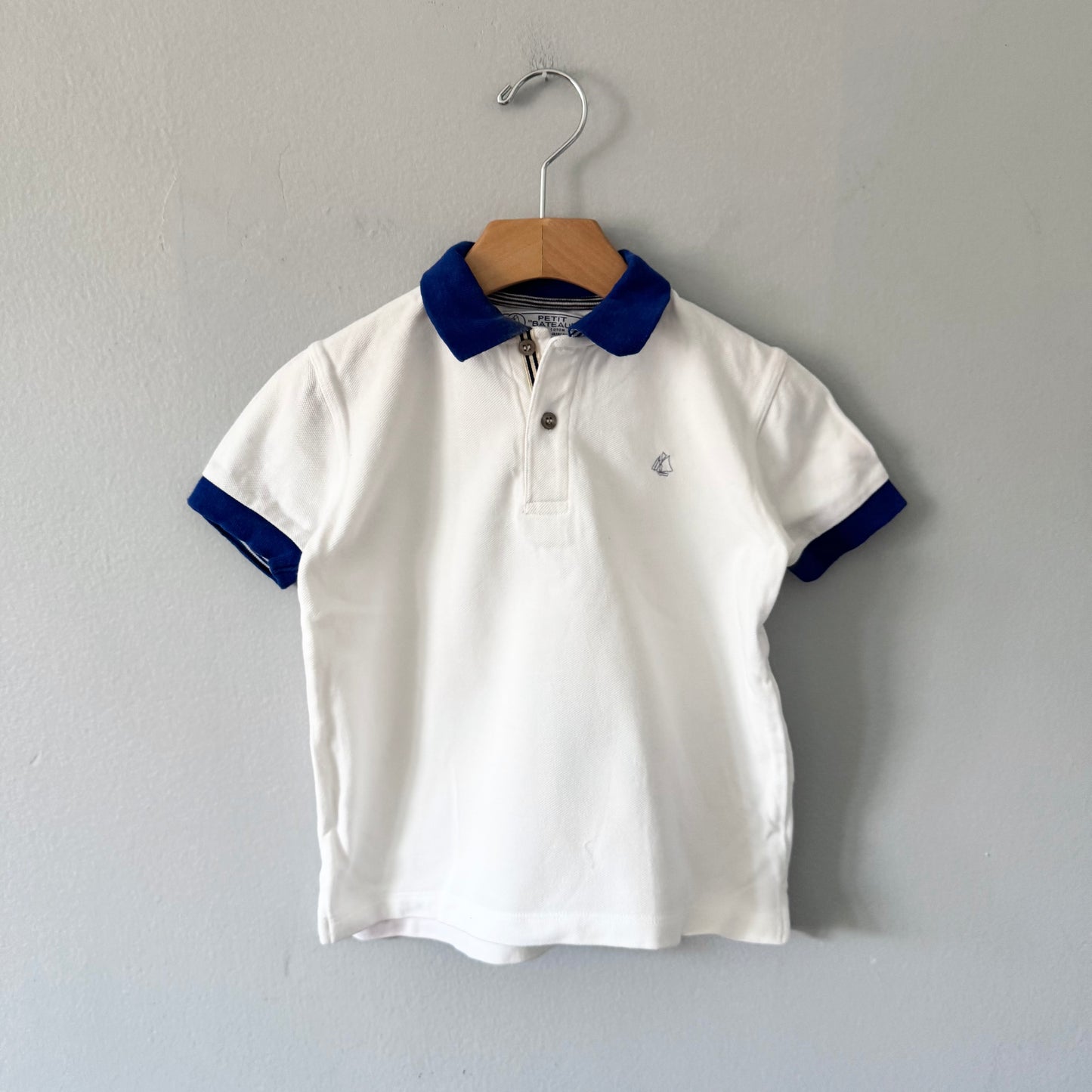 Petit Bateau / White polo shirt / 5Y