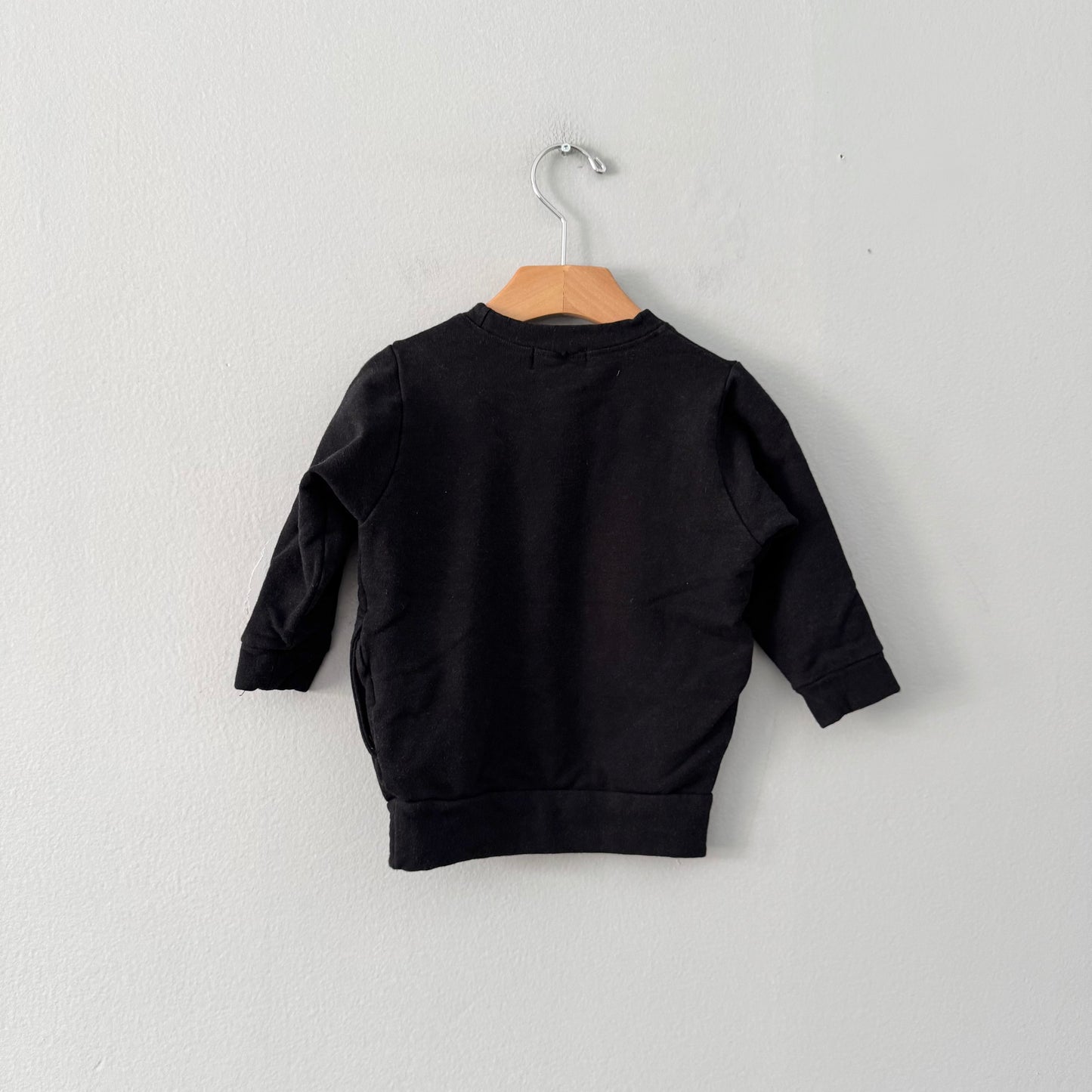 North Kinder / Black baby sweatshirt / 6-12M