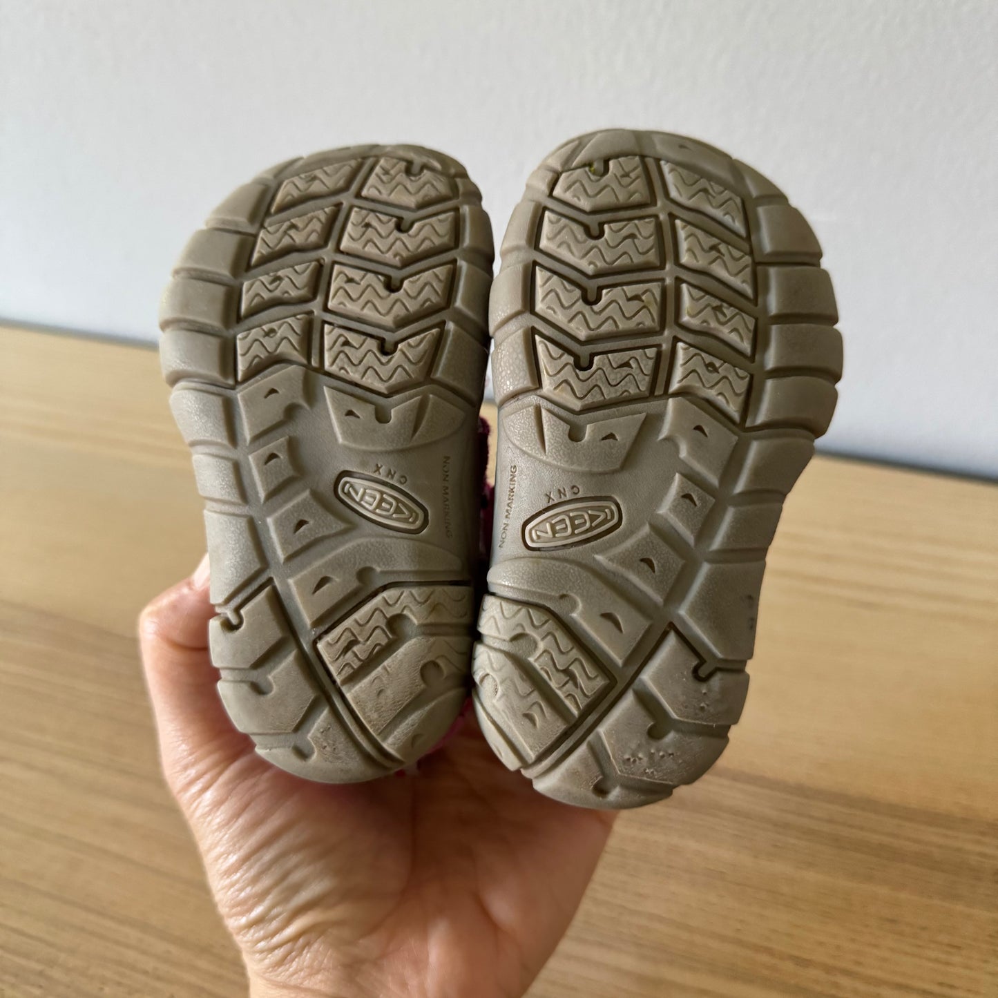 Keen / Sandals / US5
