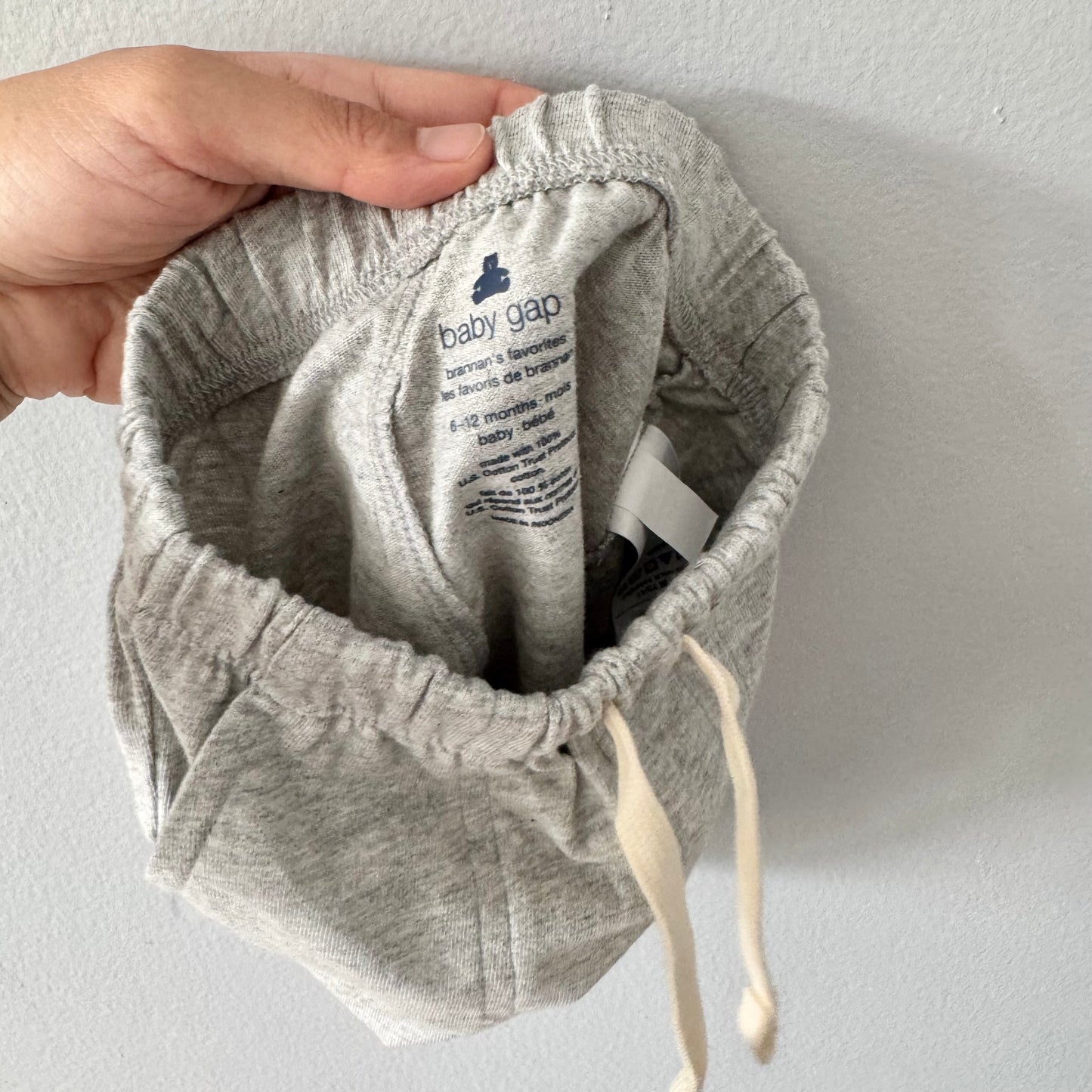 Gap / Light grey soft cotton shorts / 6-12M - New with tag