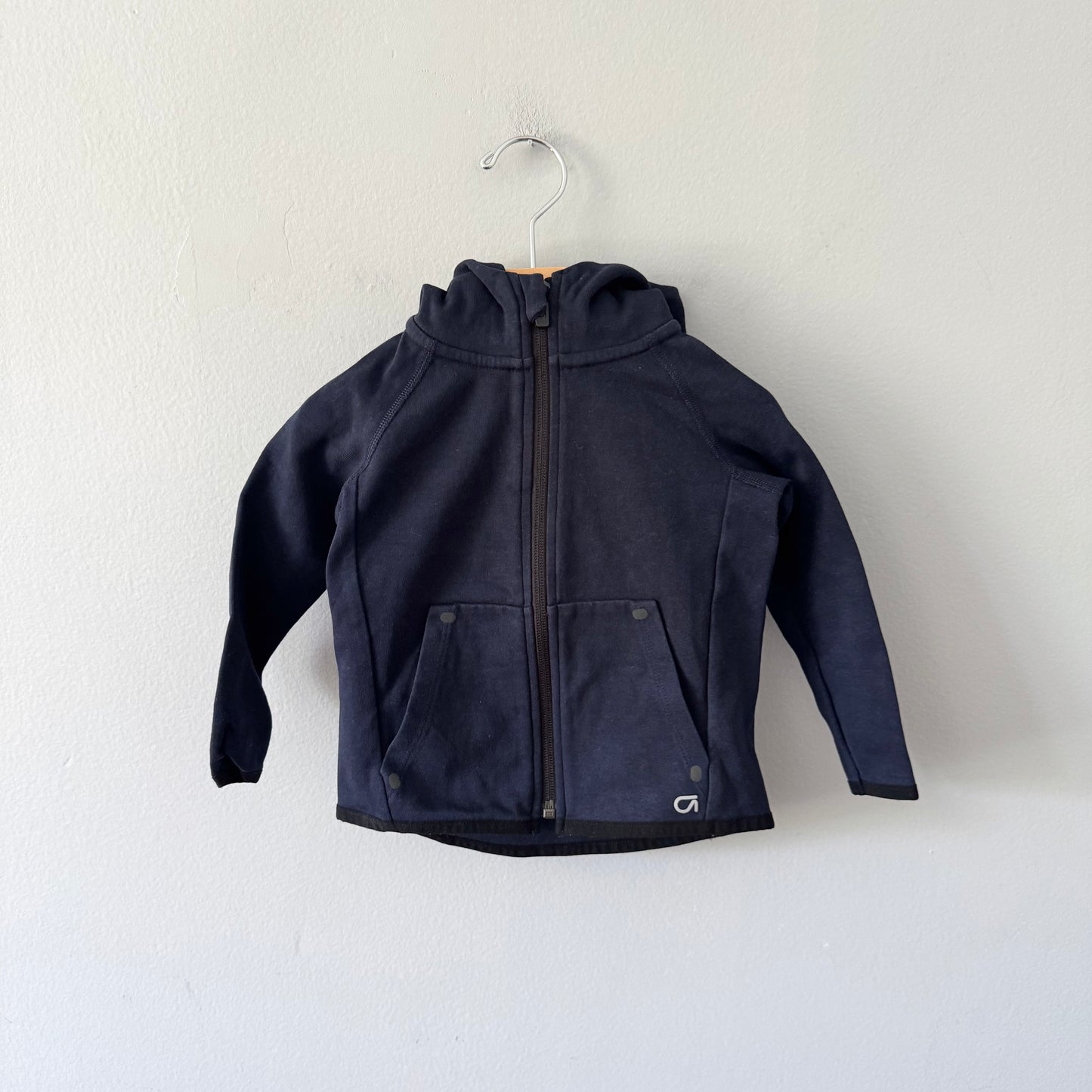 Gap Fit / Navy zip up hoodie / 12-18M