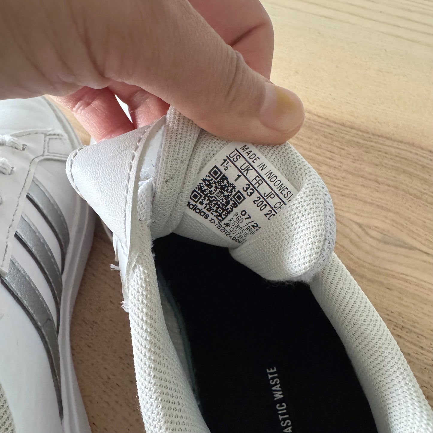 Adidas / Sneaker / J1.5