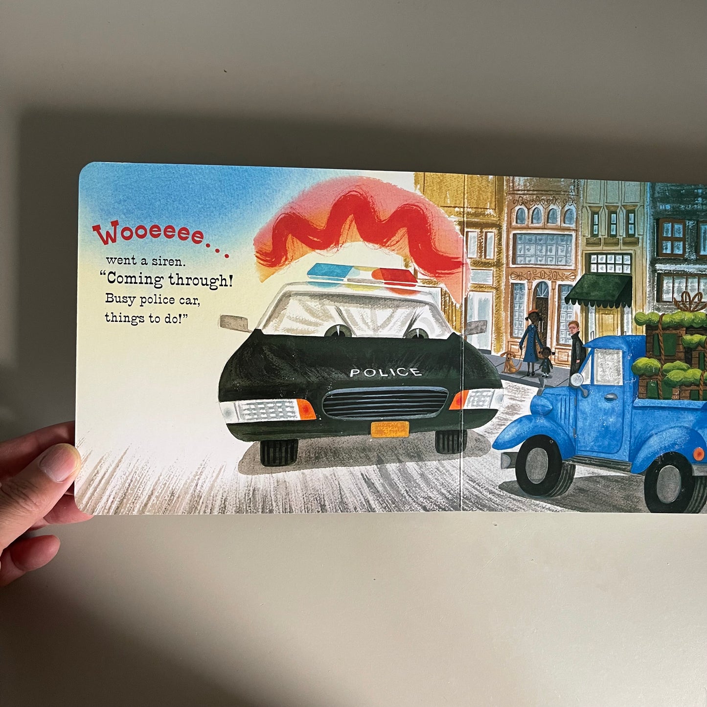 Little Blue Truck Leads the Way / Alice Schertle