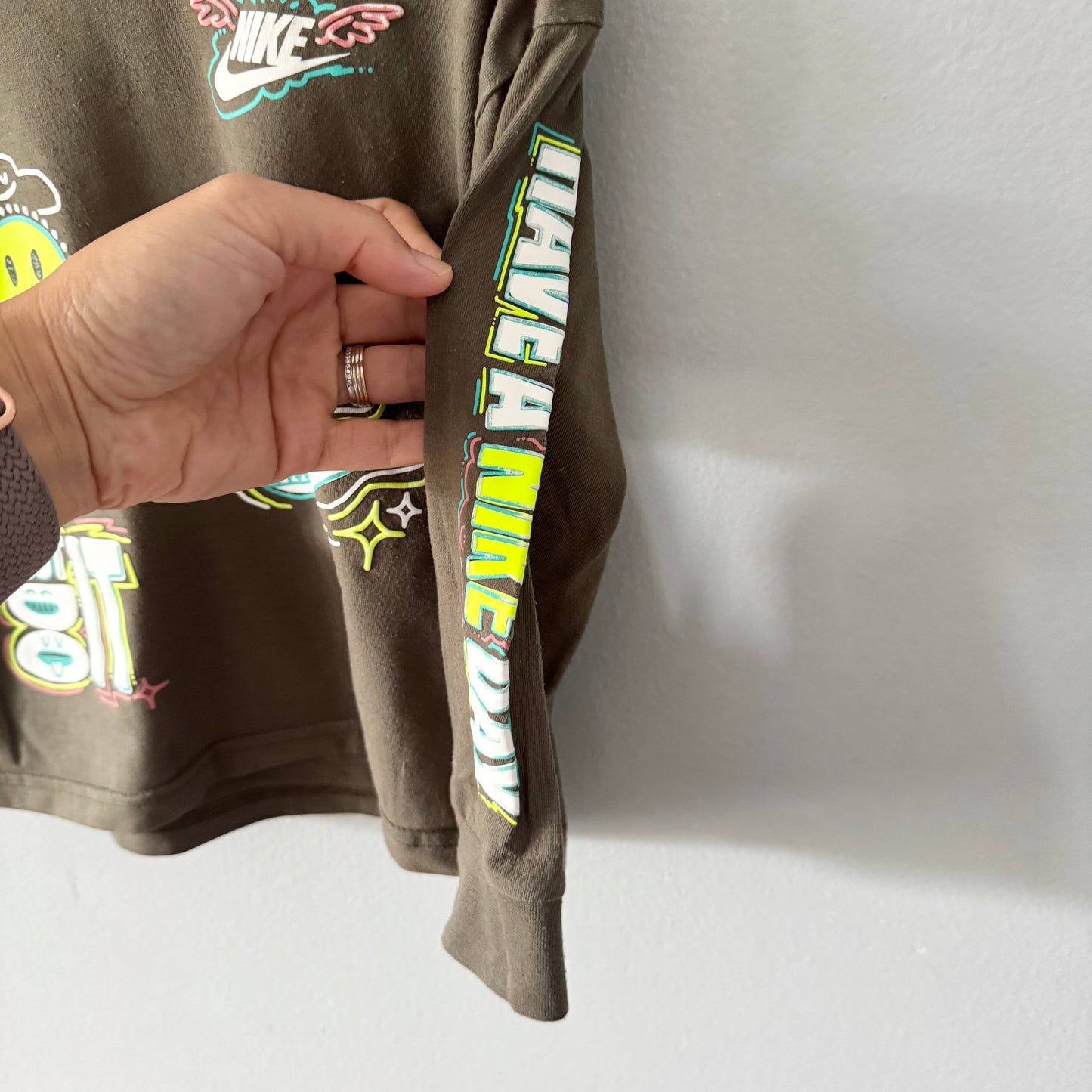 Nike / Brown long sleeve top / 2-3Y