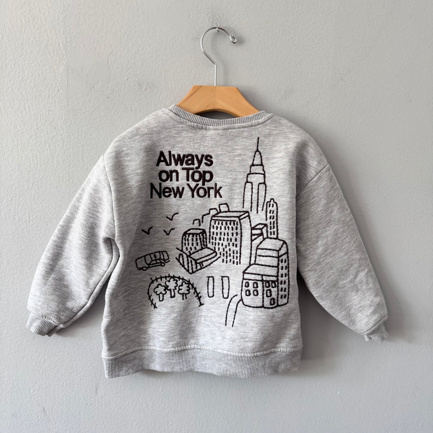 Zara / Light grey NYC sweatshirt / 2-3Y