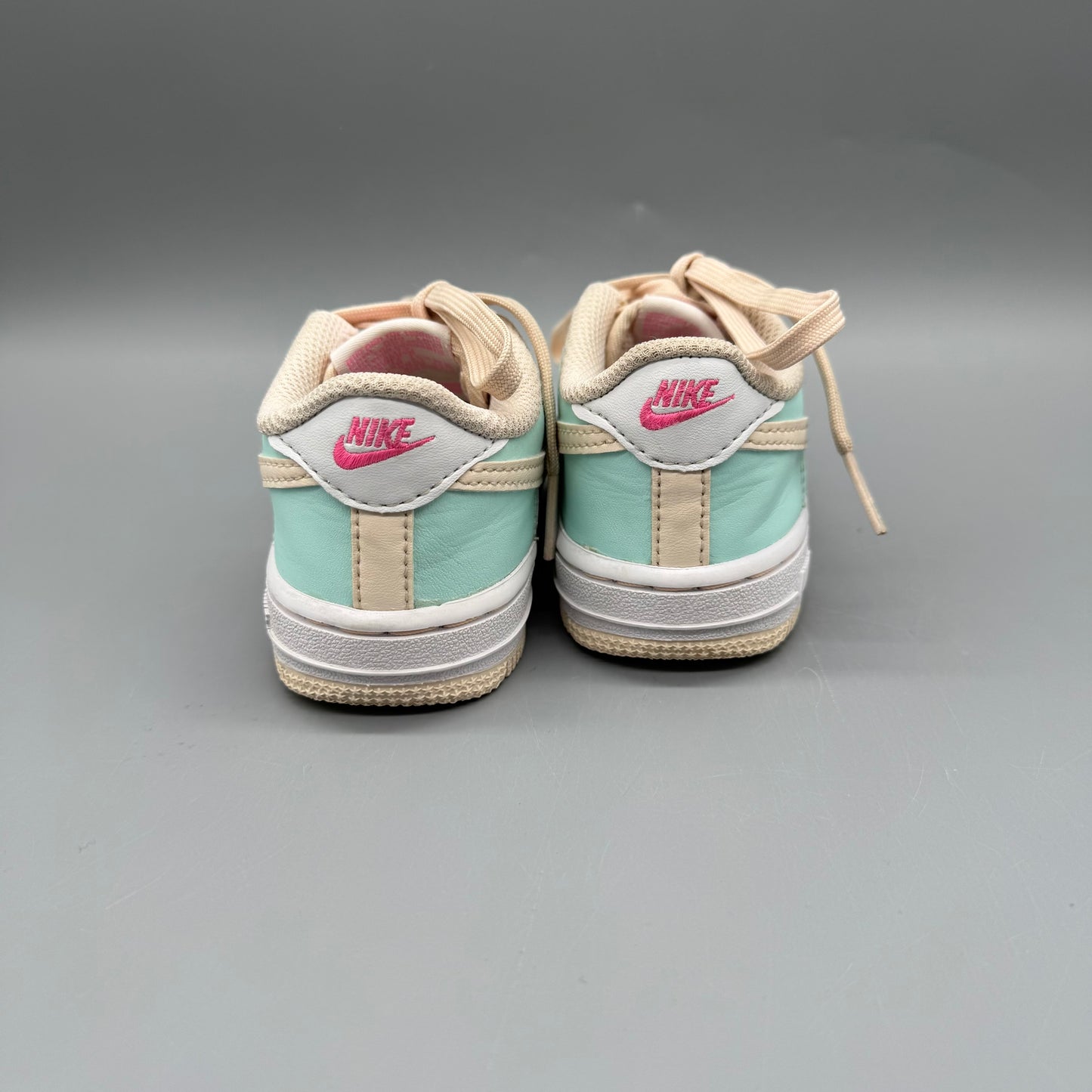 Nike / Air Force 1 / Running Shoes / US7