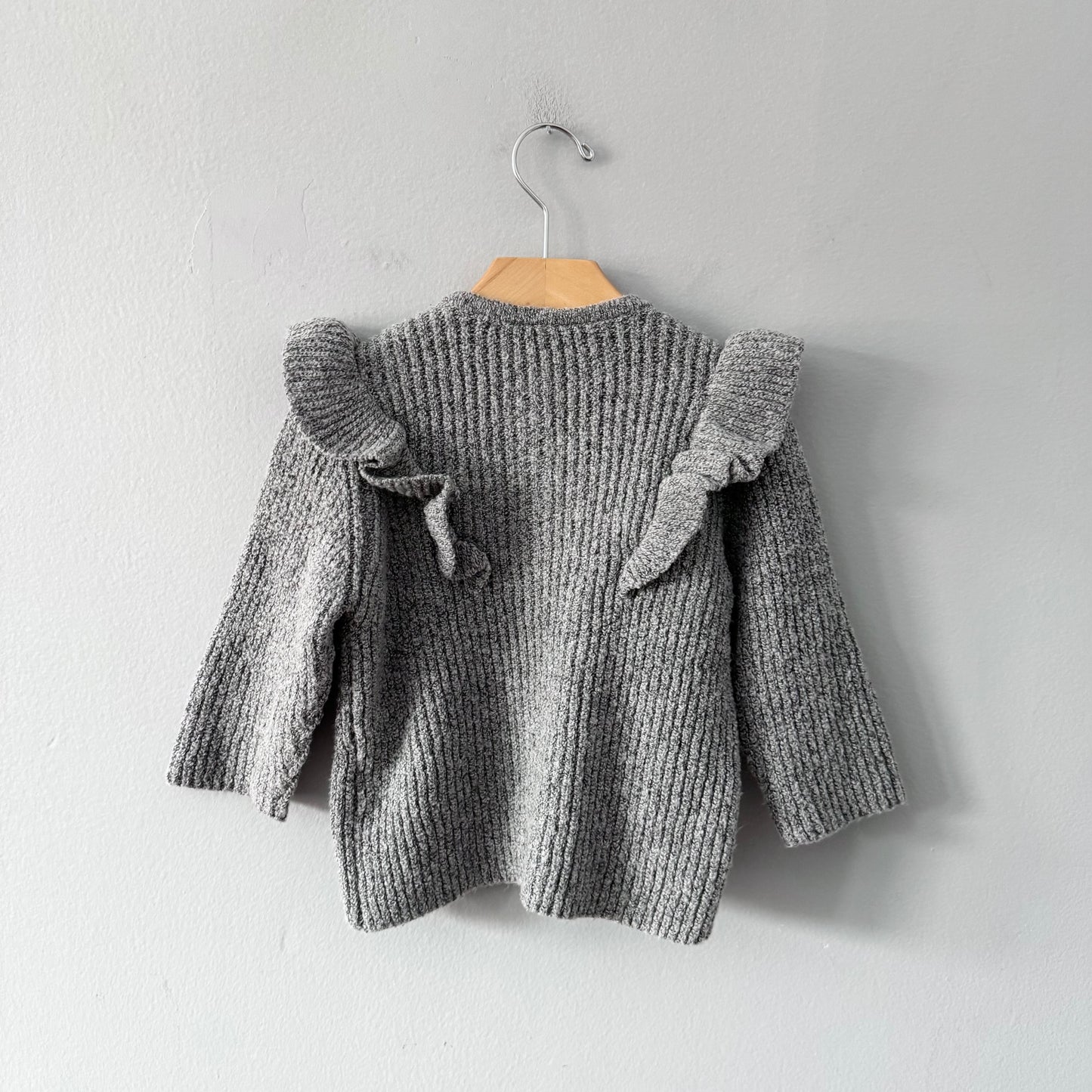 Zara / Grey ruffle knit cardigan / 12-18M