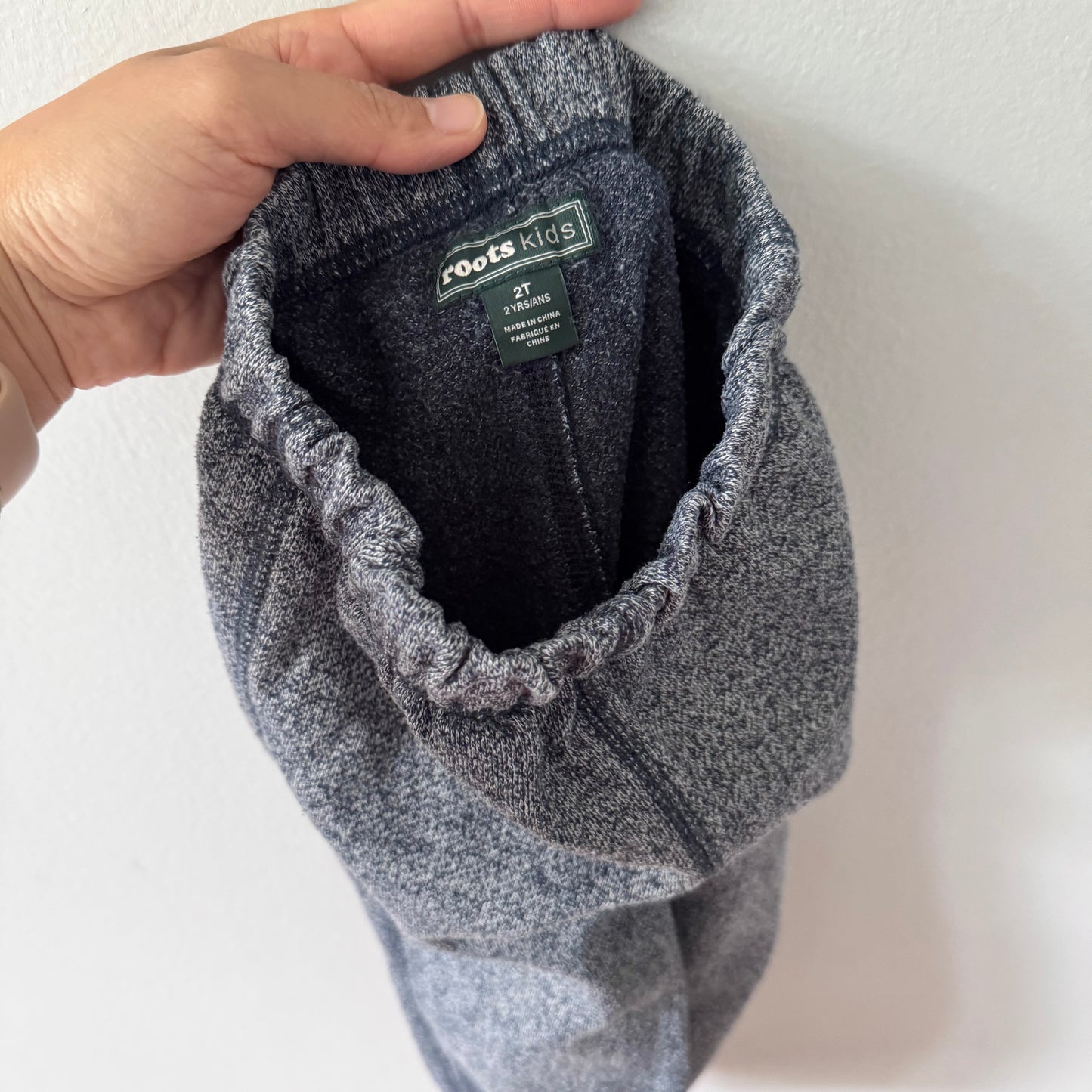 Roots / Navy salt and pepper sweatpants / 2T
