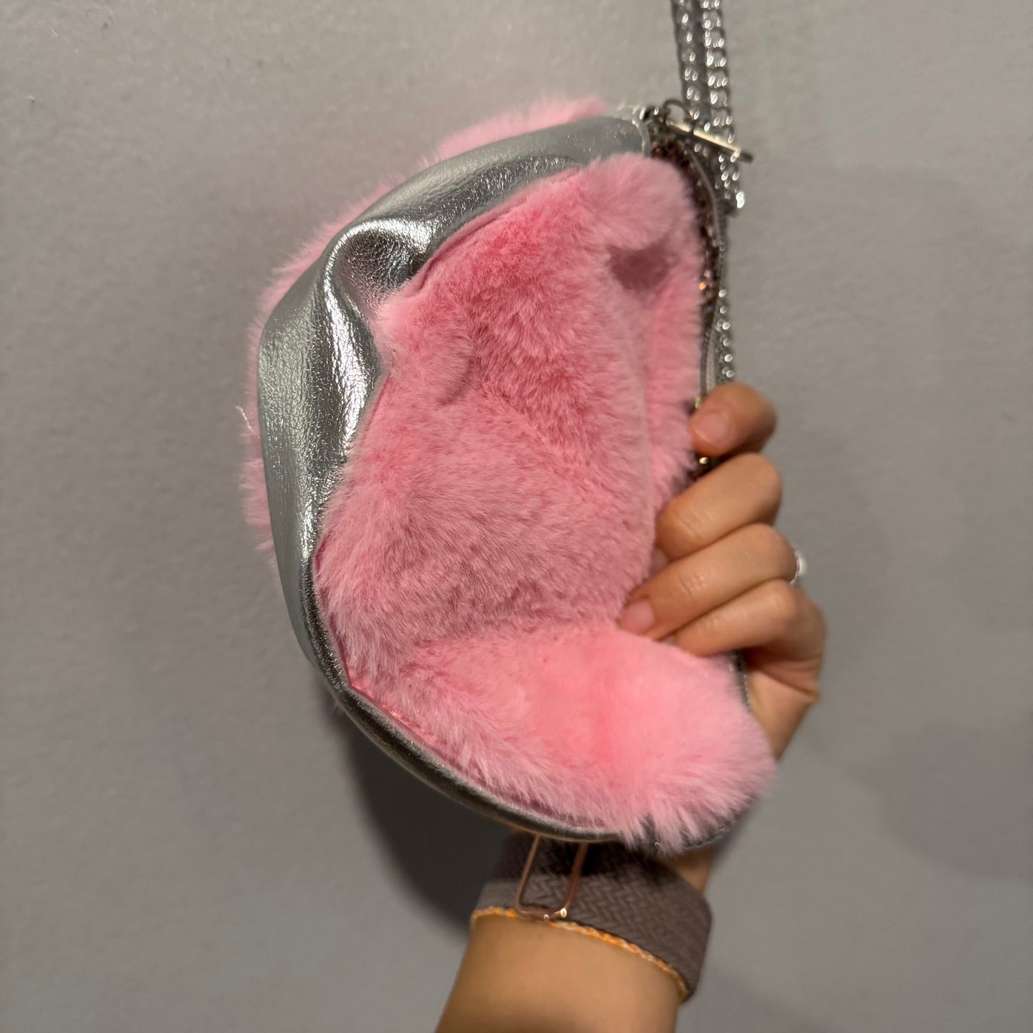 No brand / Pink sherpa purse / 4-8Y