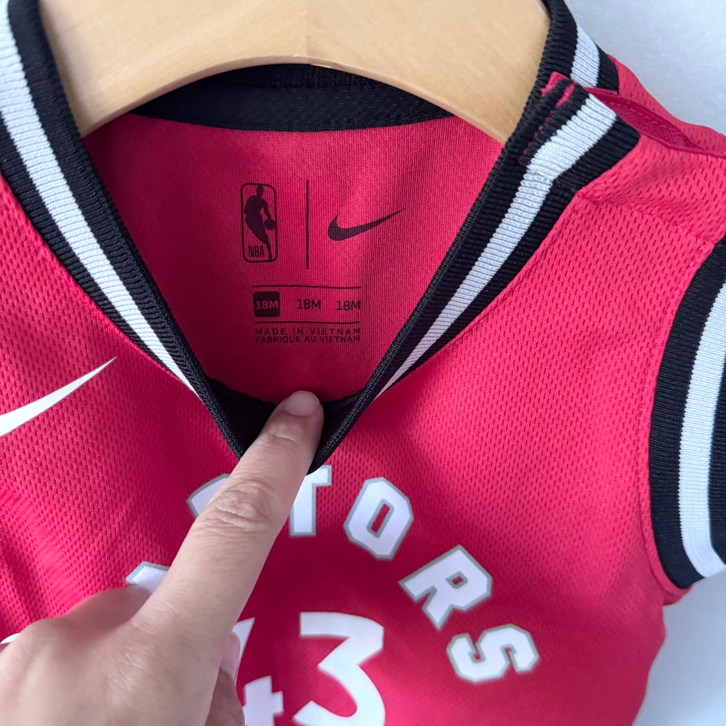 NBA / Nike x Raptors jersey romper / 18M