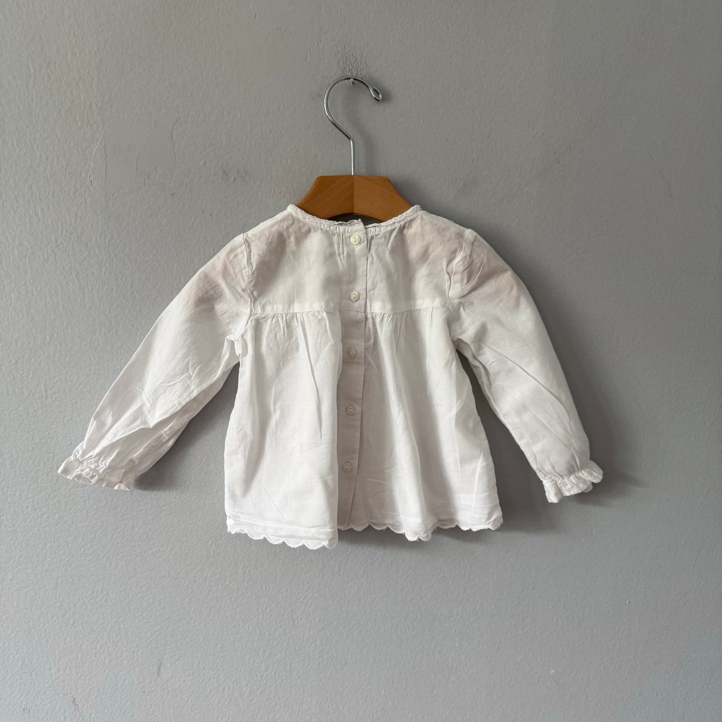 Zara / White long sleeve blouse / 9-12M