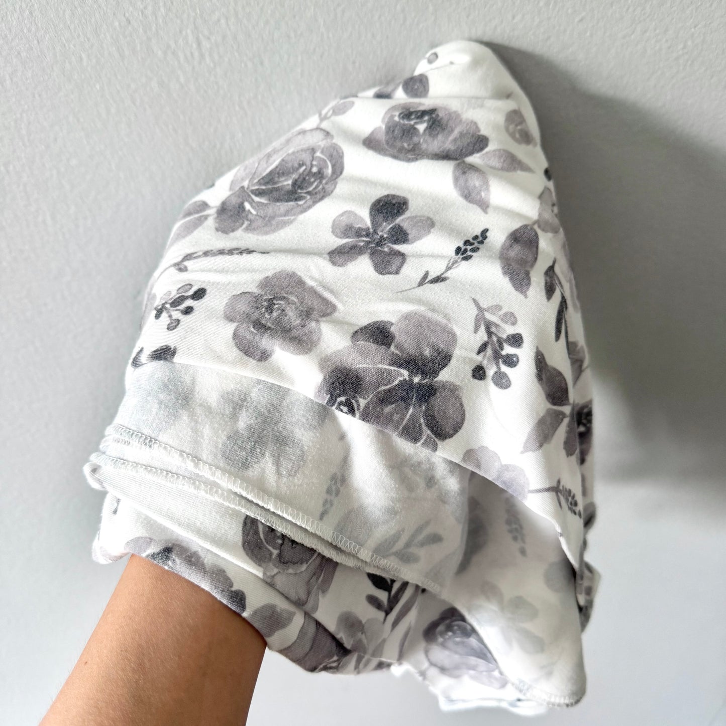 Copper Pearl / Rayon mix blanket - White x black rose