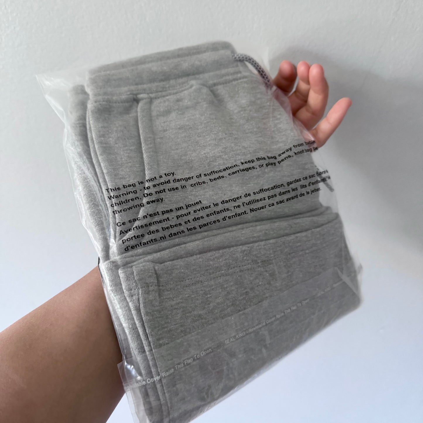 Lola & Taylor / Light grey crew shorts / 5Y - New with tag - 2 Available